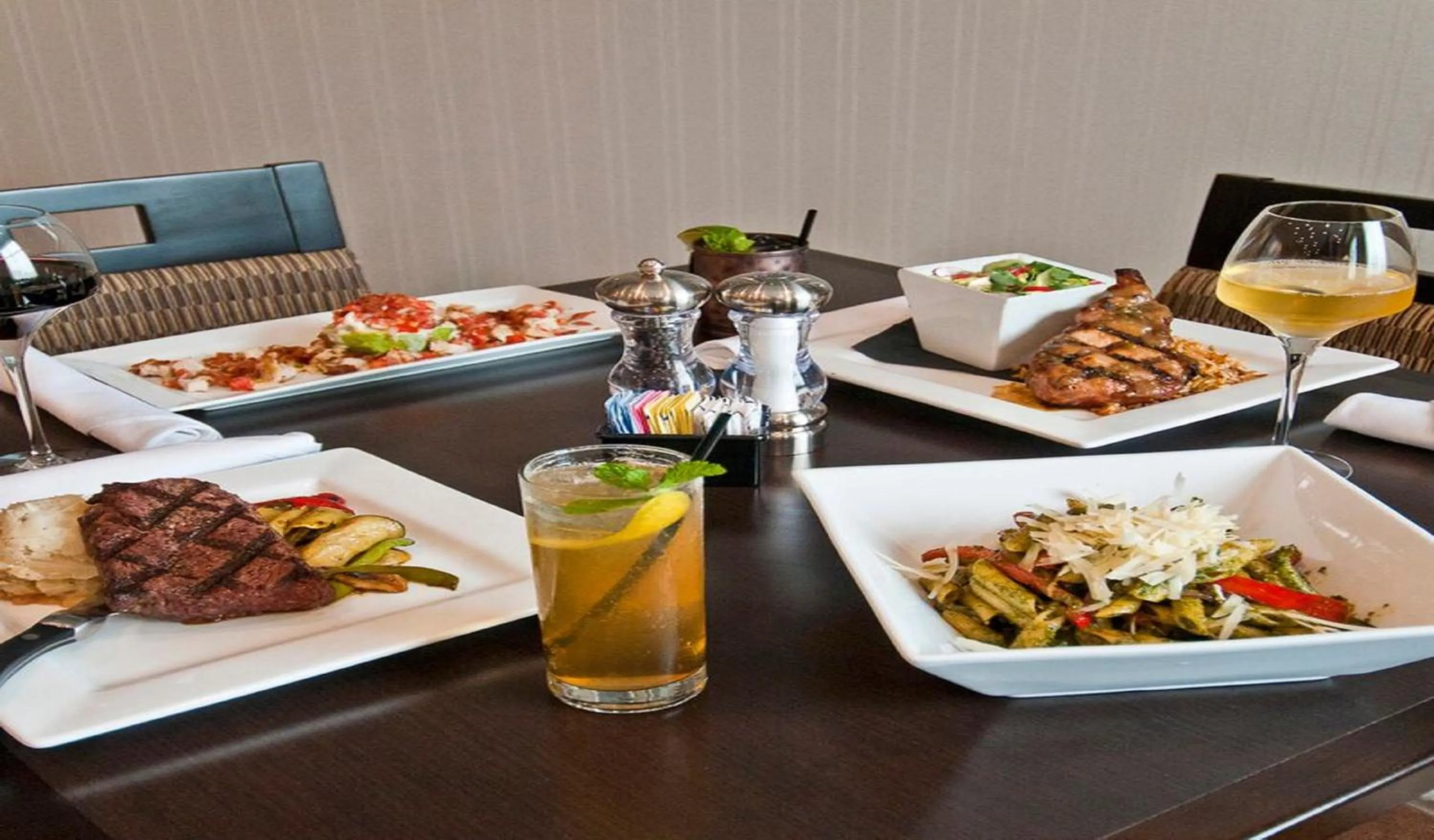 Restaurant/places to eat in Holiday Inn Austin Airport by IHG