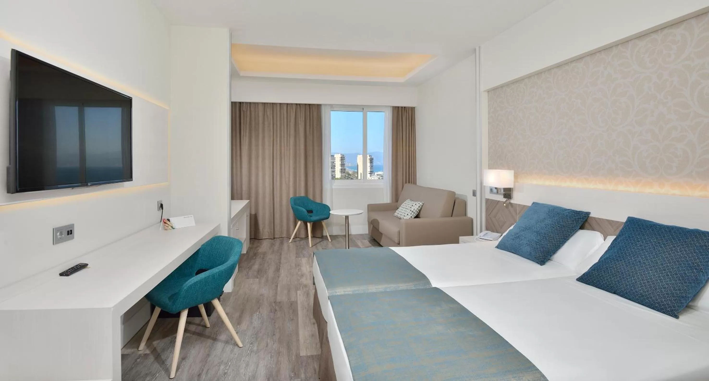 Family Room (2 Adults + 2 Children) in Sol Torremolinos - Don Pablo