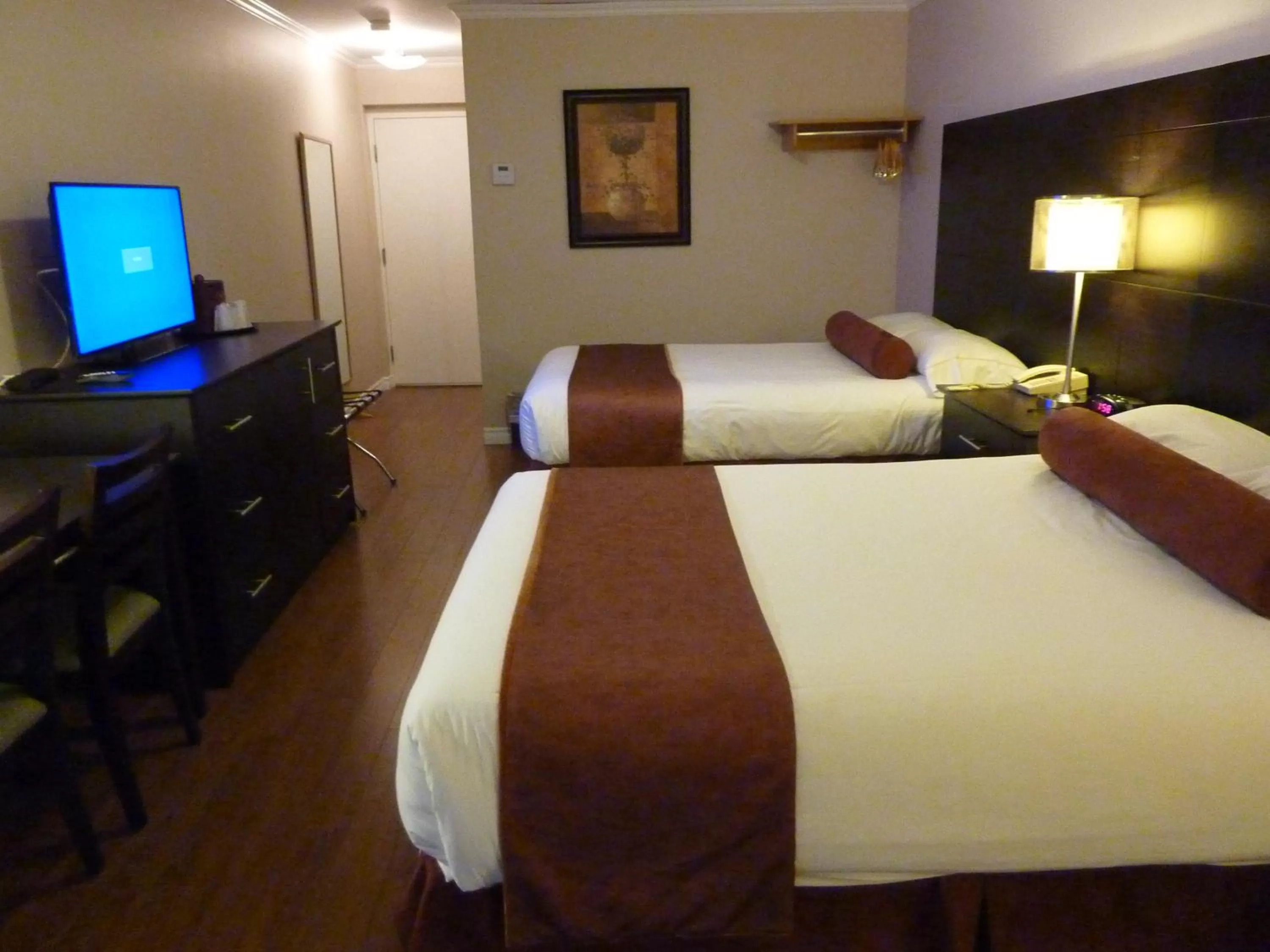 Bed in Motel Becancour