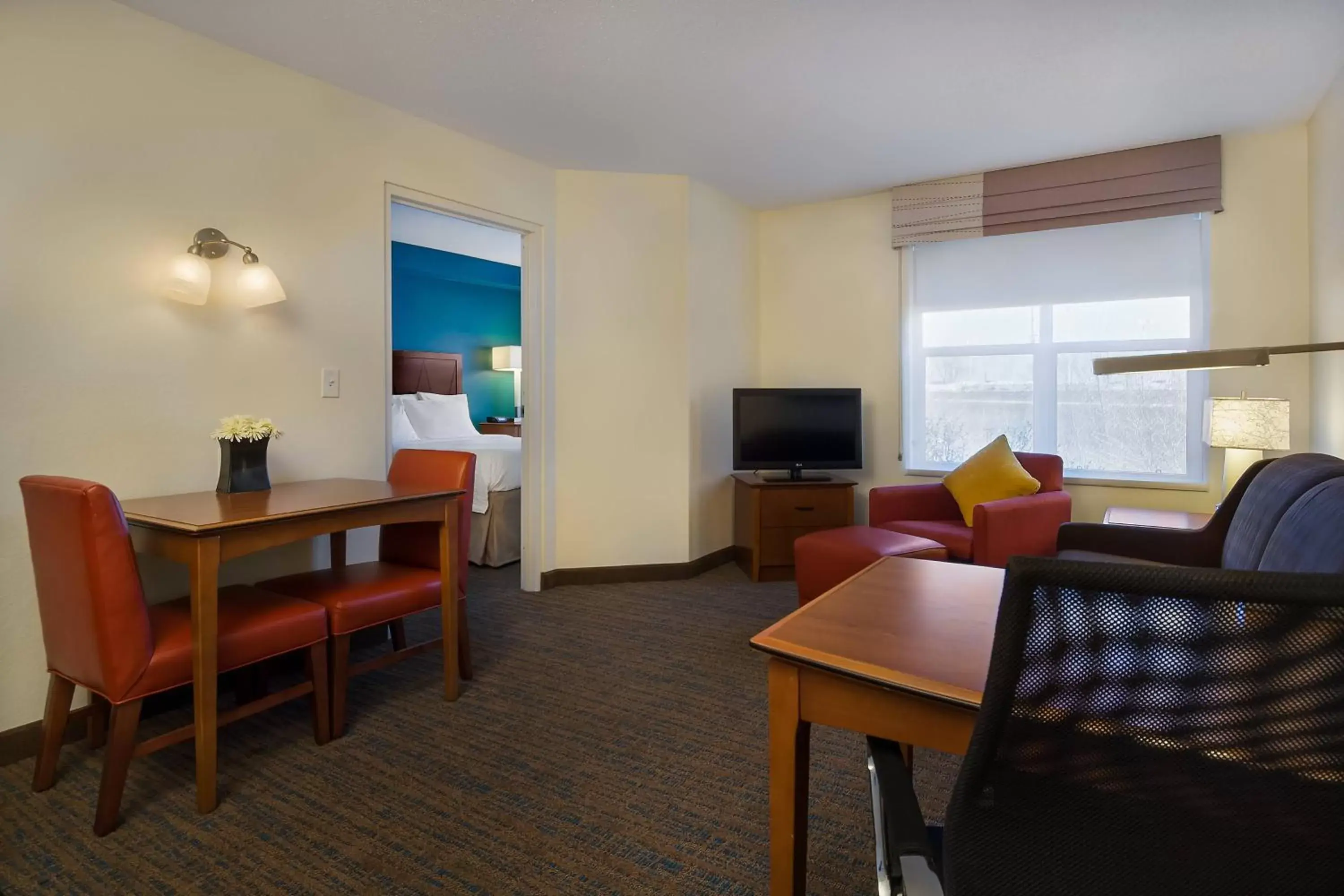 Bedroom, Dining Area in Residence Inn by Marriott Madison West/Middleton