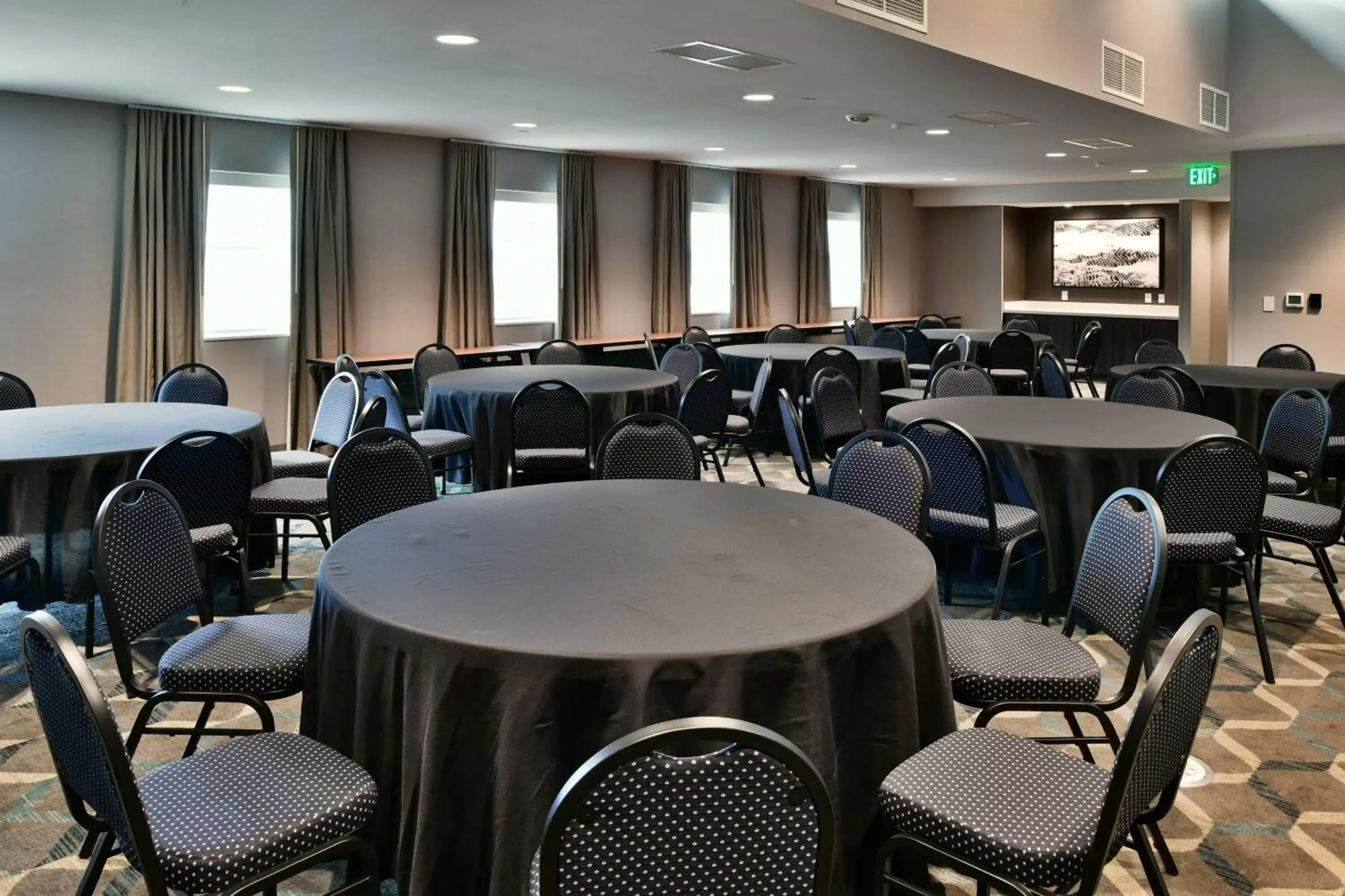 Meeting/conference room, Restaurant/Places to Eat in Residence Inn by Marriott Eau Claire