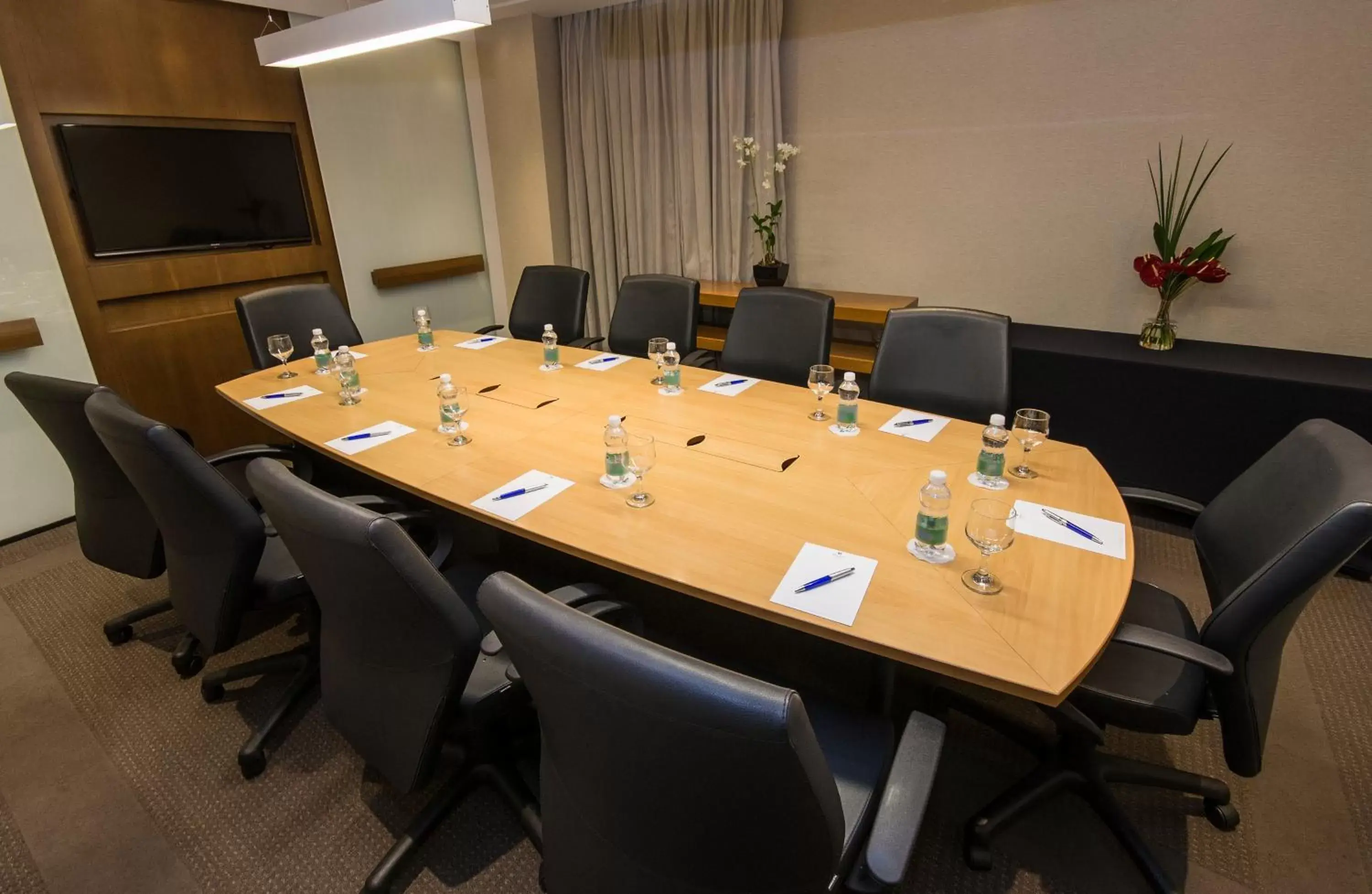 Meeting/conference room in Transamerica Executive Faria Lima