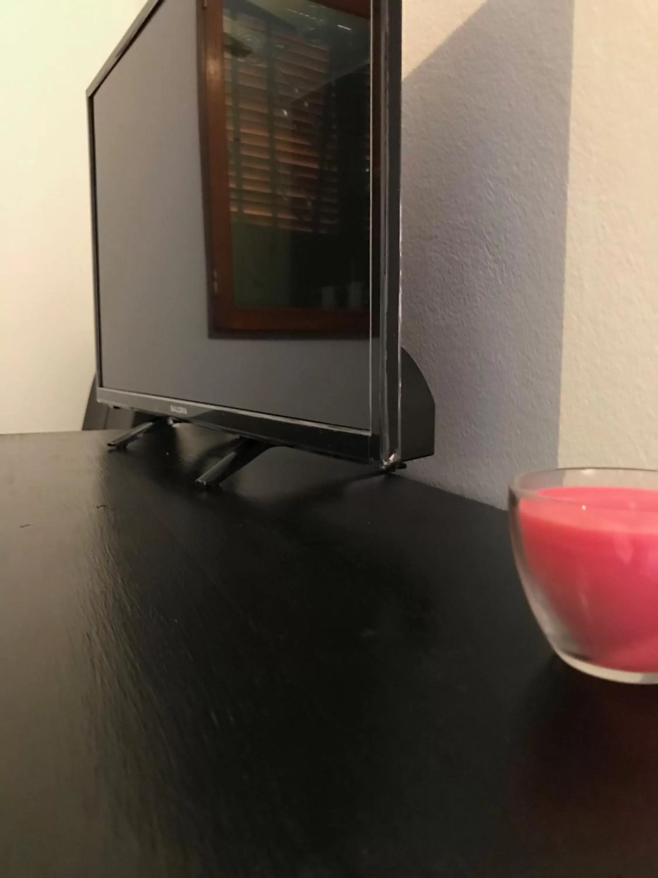 TV and multimedia in Blue Eagle Guesthouse - Casa de hospedes