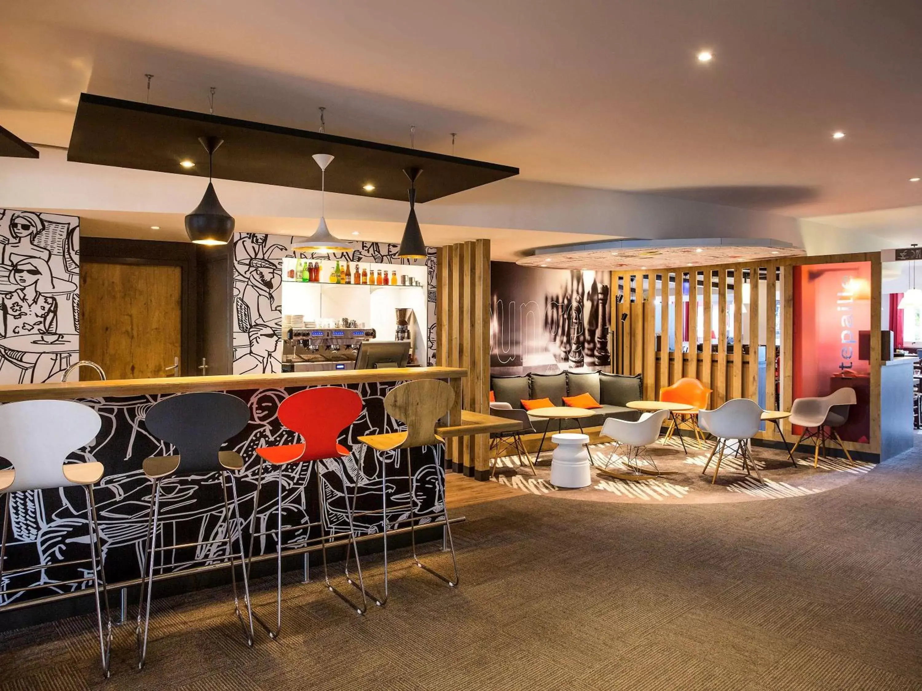 Lounge or bar, Restaurant/Places to Eat in ibis Bordeaux Lac