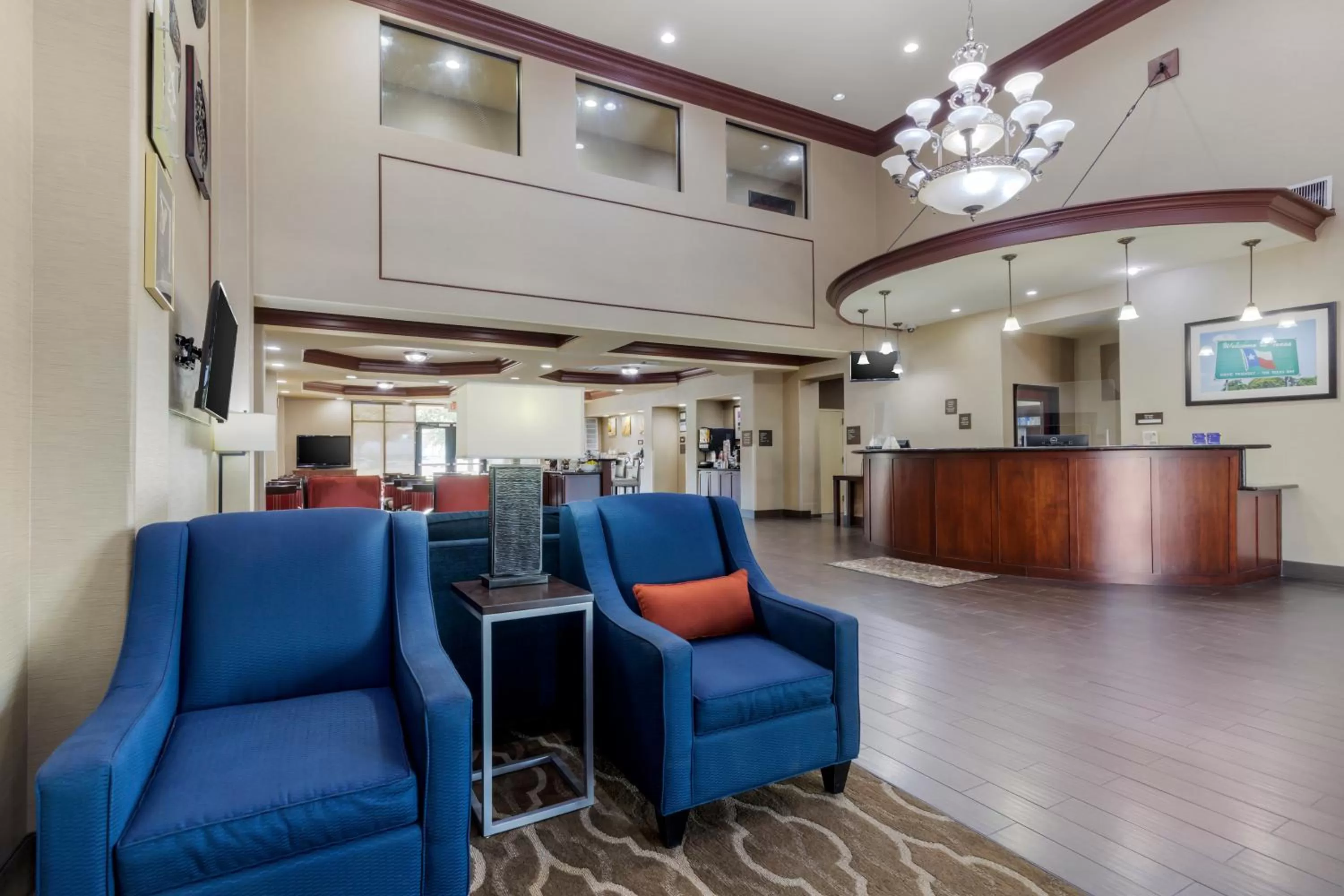 Seating area in Comfort Suites Pflugerville - Austin North