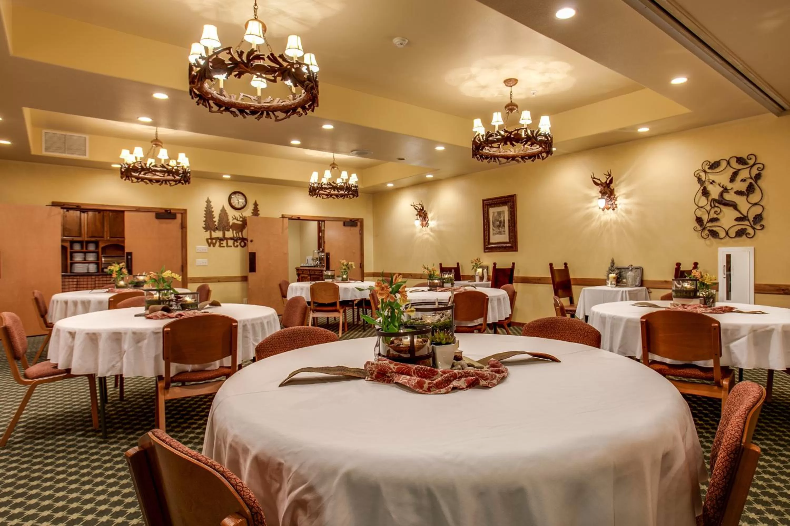 Dining area in Bavarian Lodge