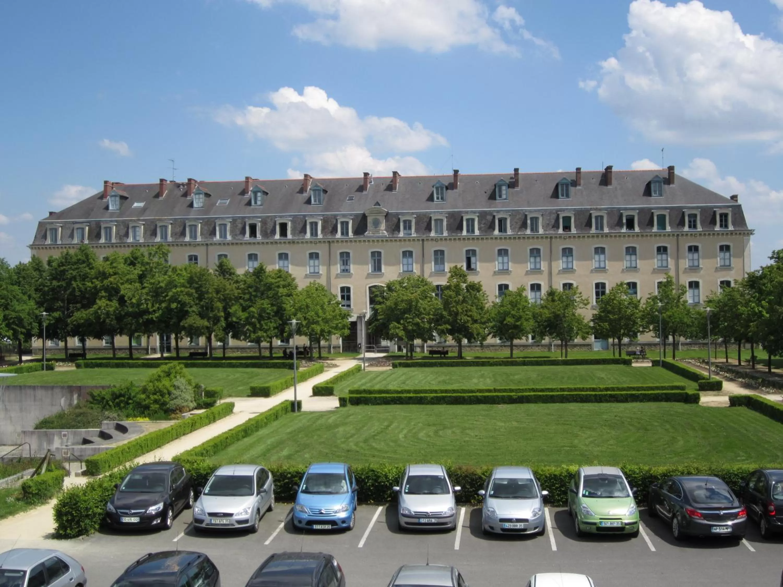 Bedroom in Ibis Vitré Centre