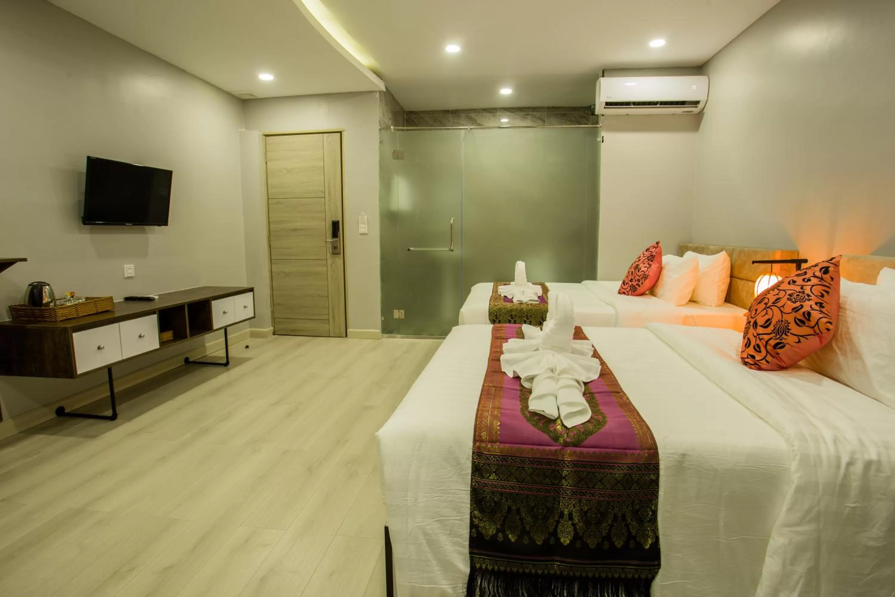 Photo of the whole room, Bed in Ostro Hotel