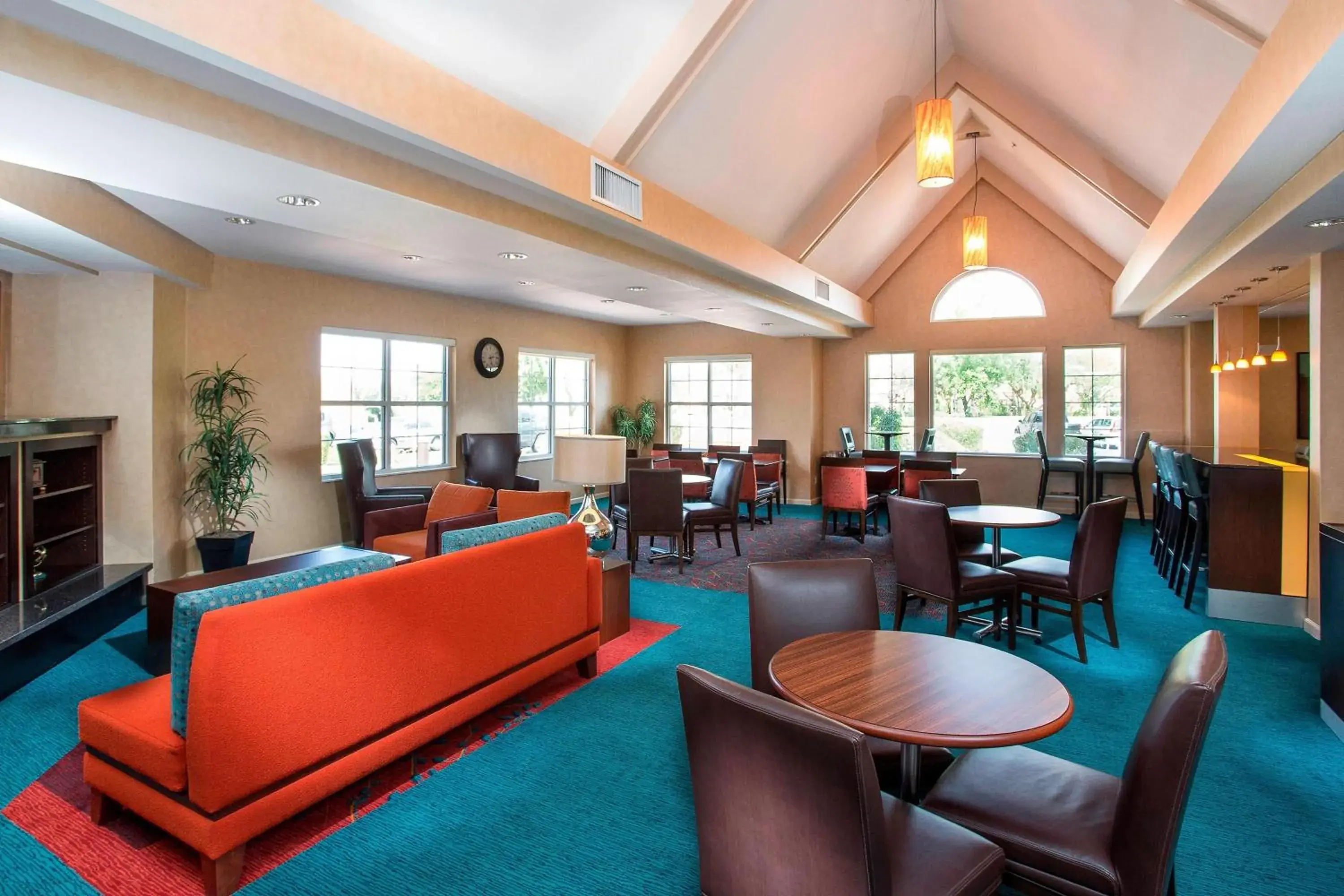 Restaurant/Places to Eat in Residence Inn Phoenix Glendale/ Peoria