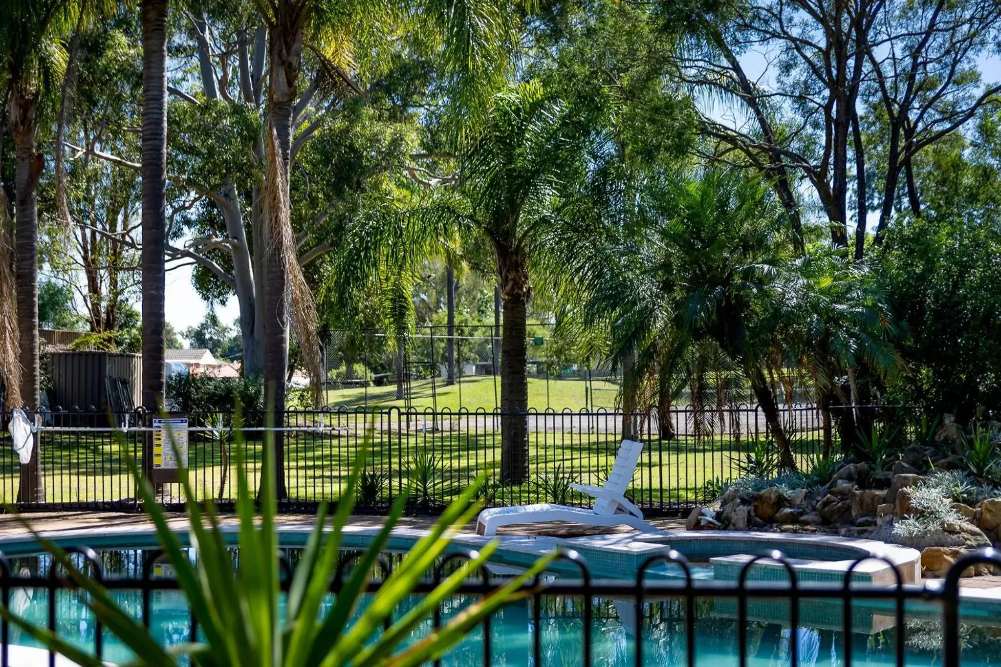 Patio in Charbonnier Motor Inn