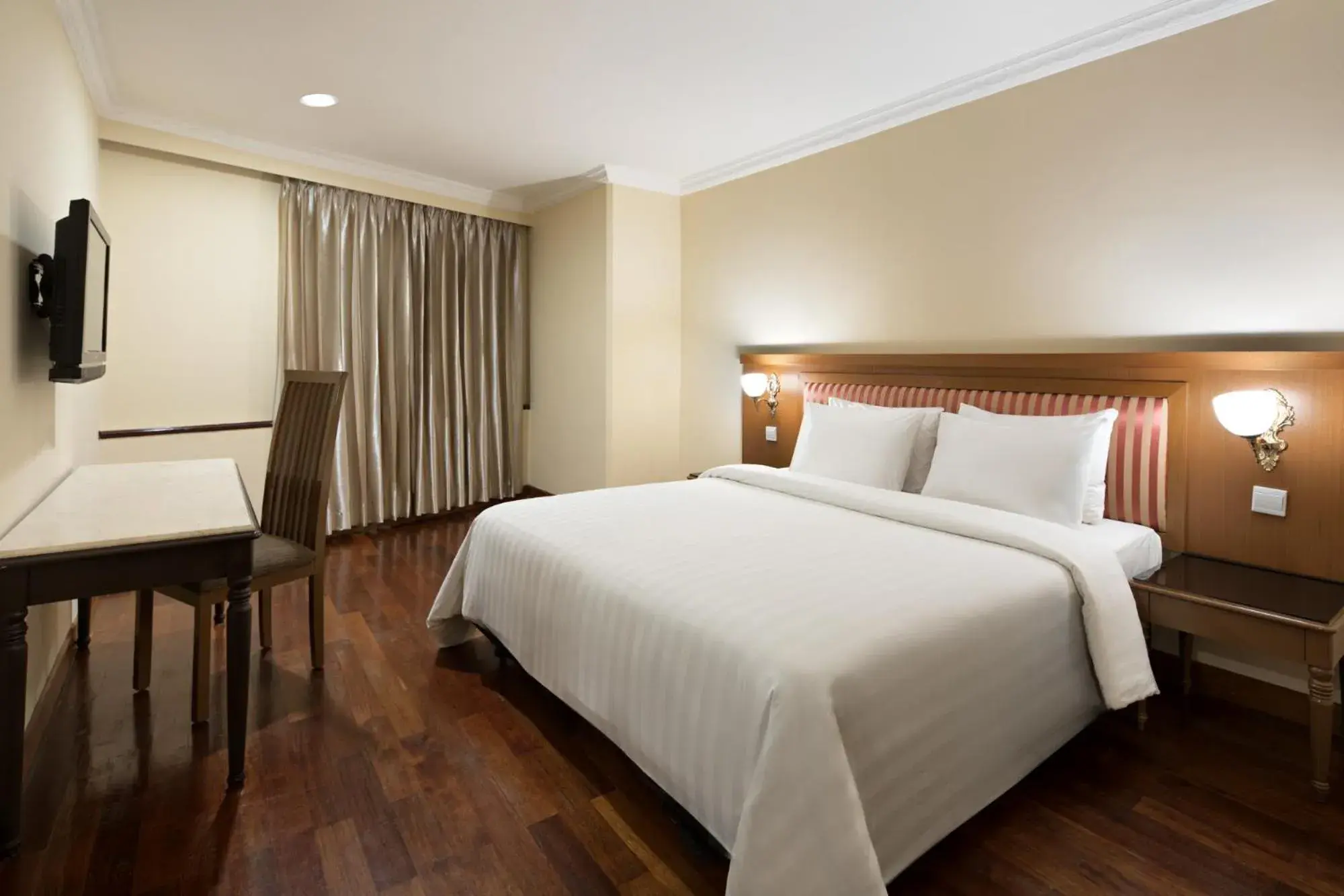 Bedroom, Bed in Golden Boutique Hotel Kemayoran