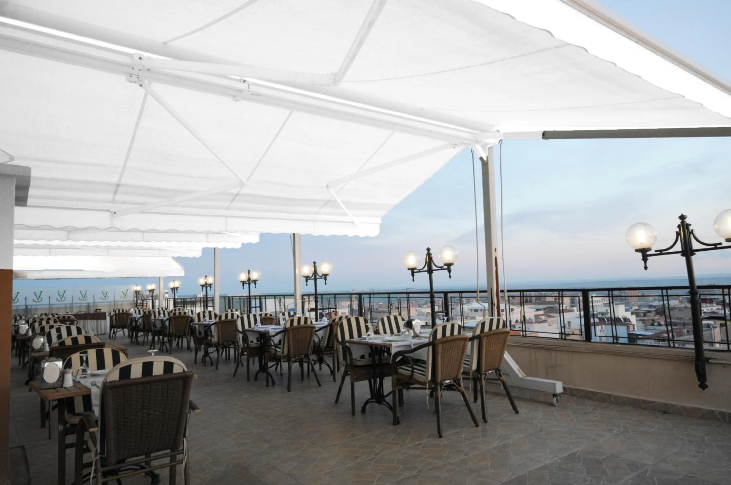 Restaurant/places to eat in SV Business Hotel Diyarbakır