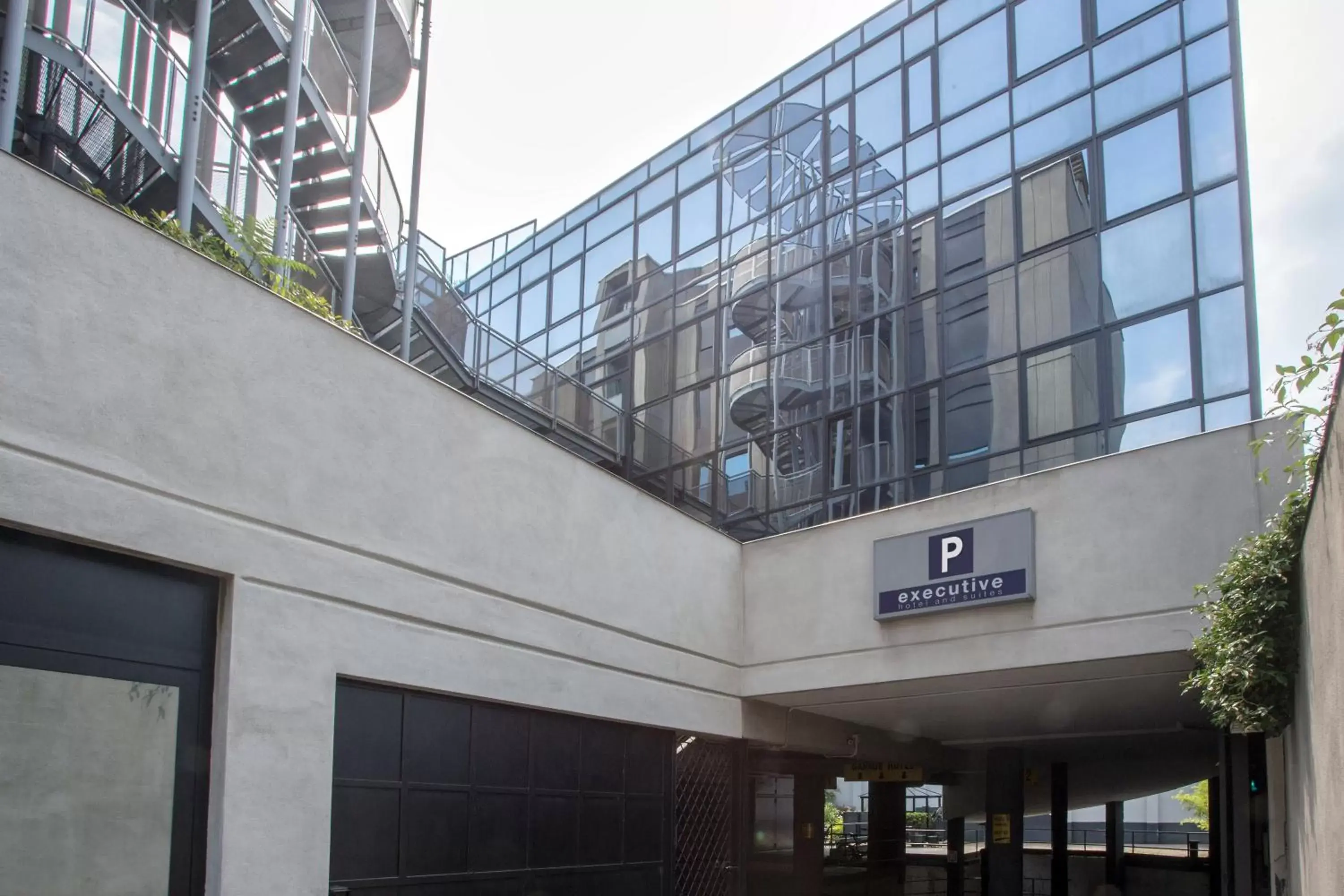 Property building in Best Western Plus Executive Hotel and Suites Property building in Best Western Plus Executive Hotel and Suites