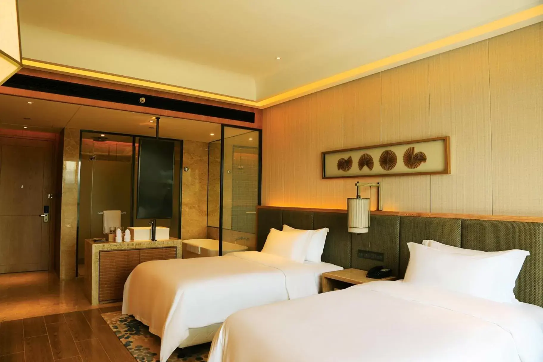 Bed in Harman Resort Hotel Sanya