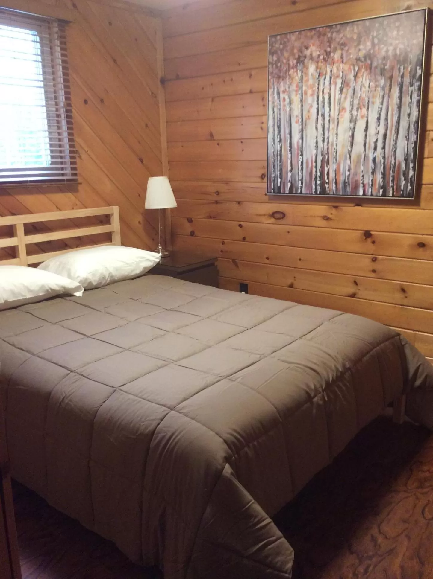 Small Double Room - single occupancy in Madawaska Lodge