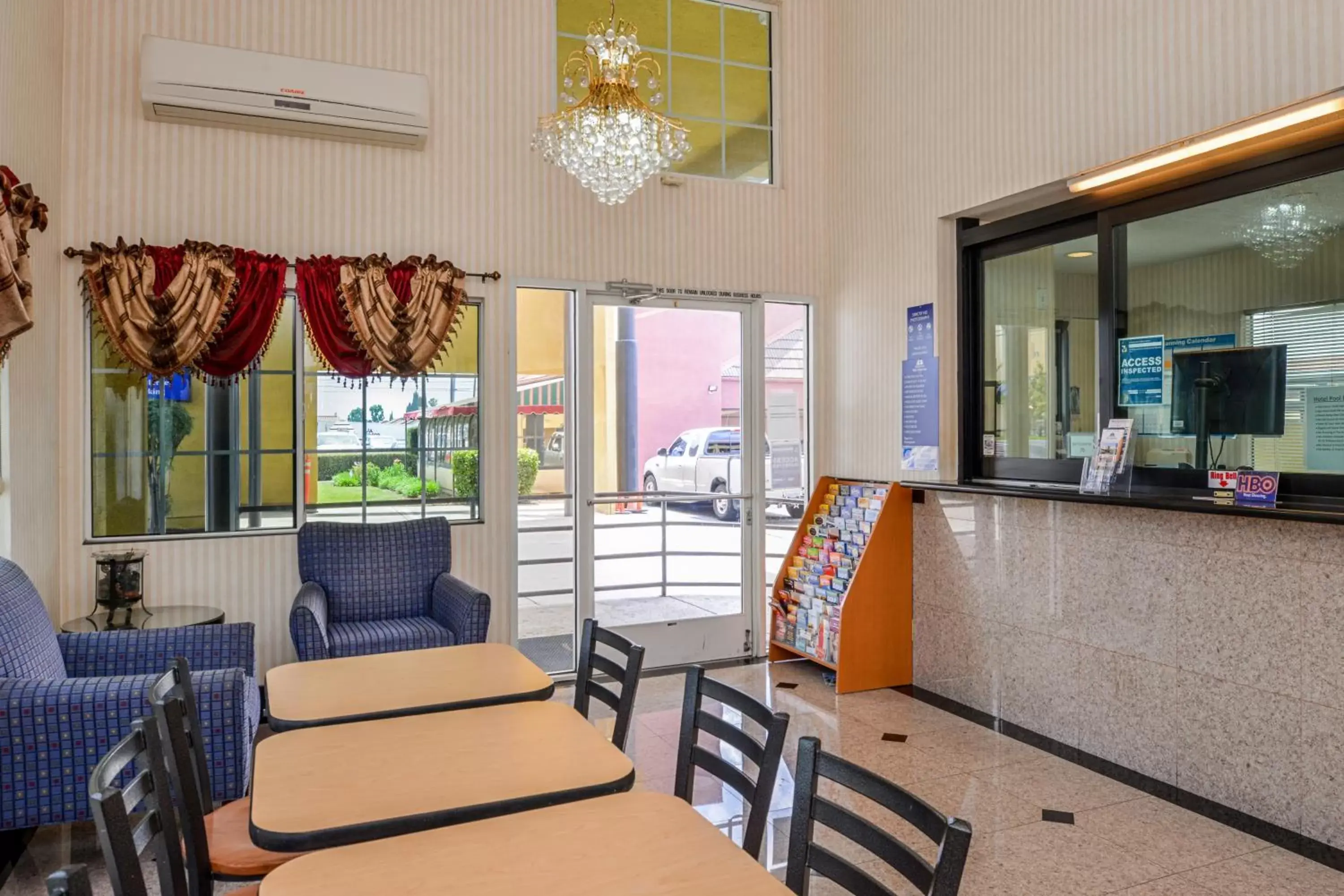Lobby or reception in Americas Best Value Inn - Azusa/Pasadena