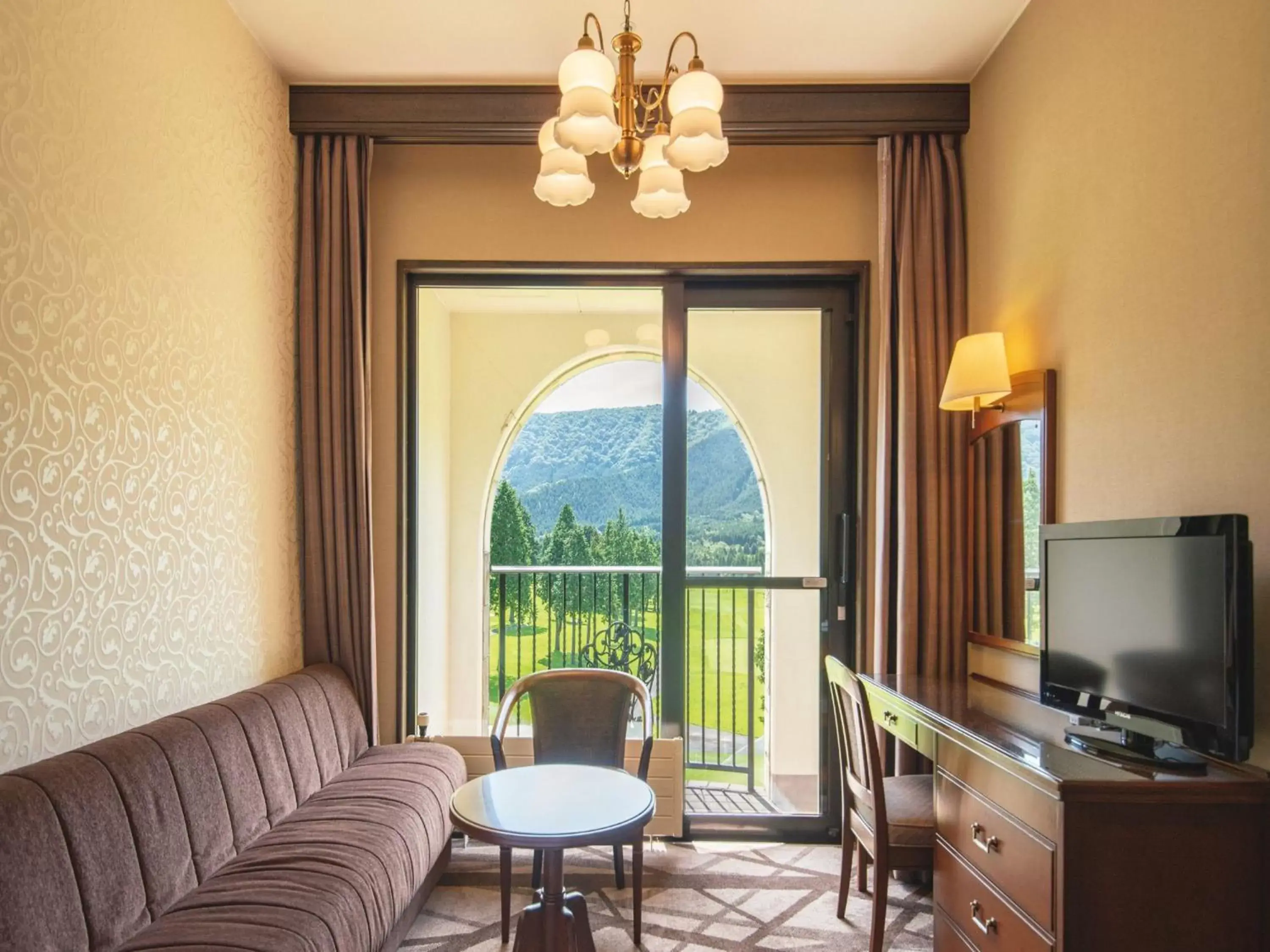 Living room, Seating Area in Hakone Sengokuhara Prince Hotel