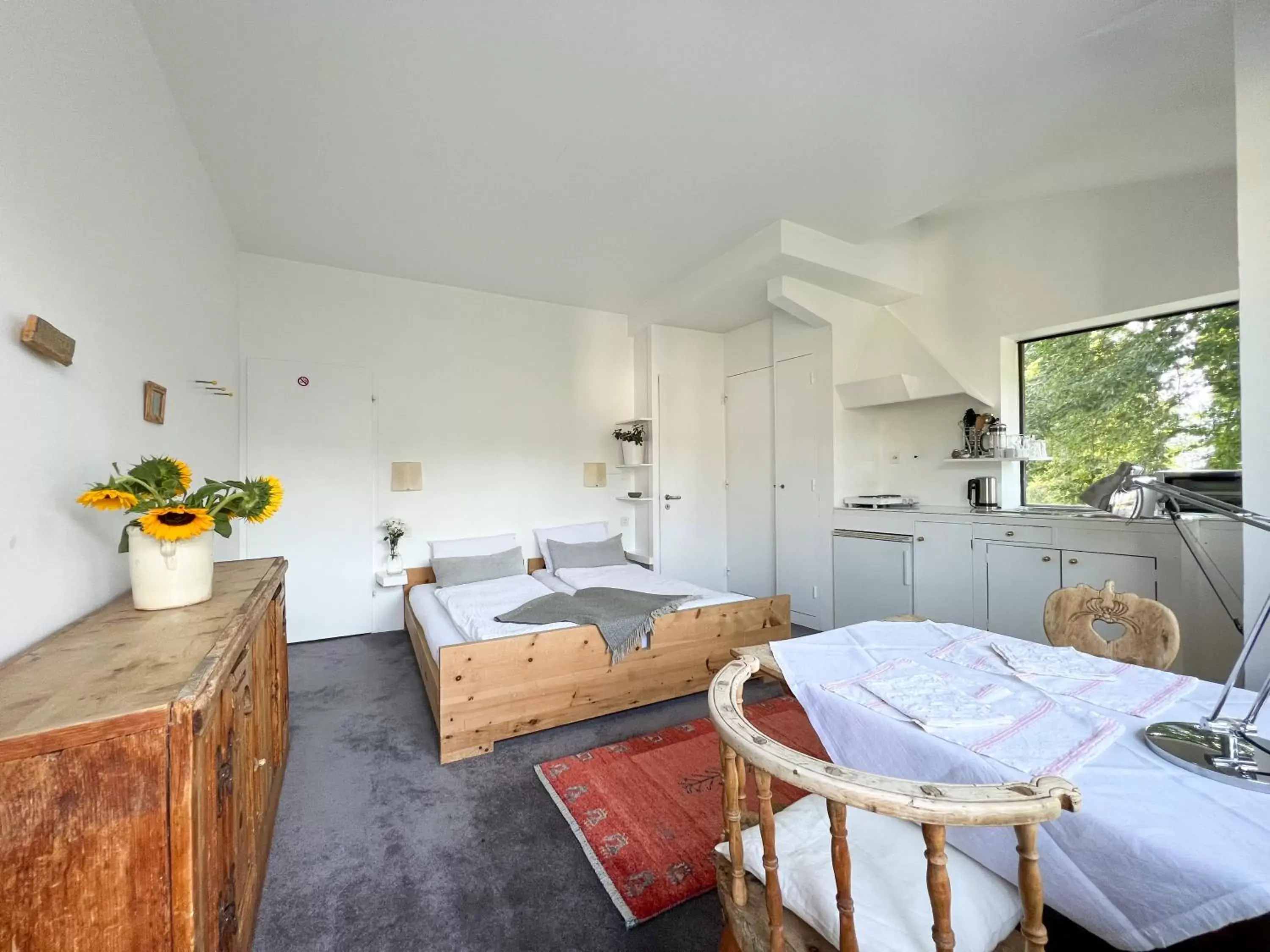 Bed, Seating Area in Casa Las Caglias