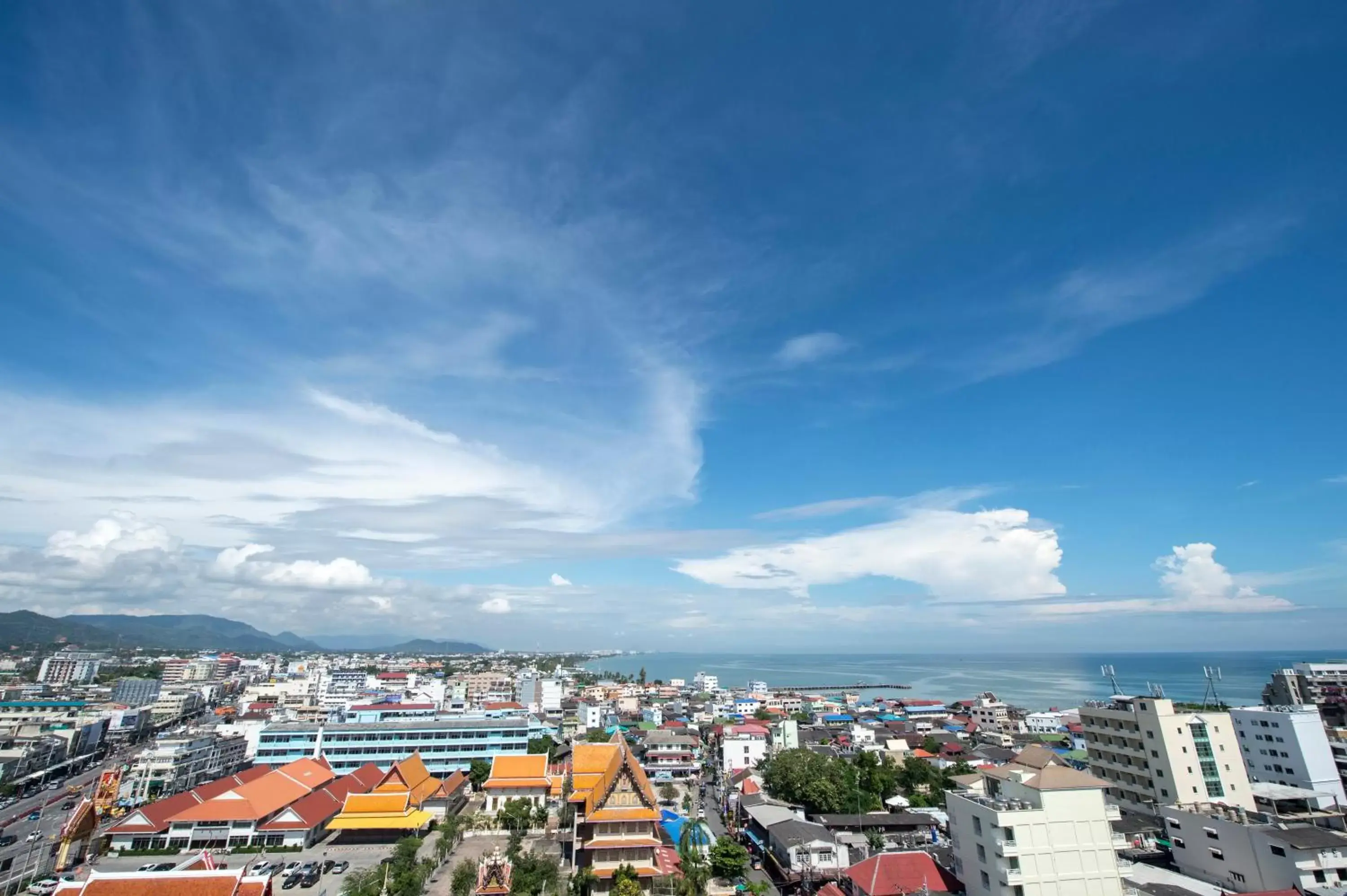 Bird's-eye View in City Beach Resort