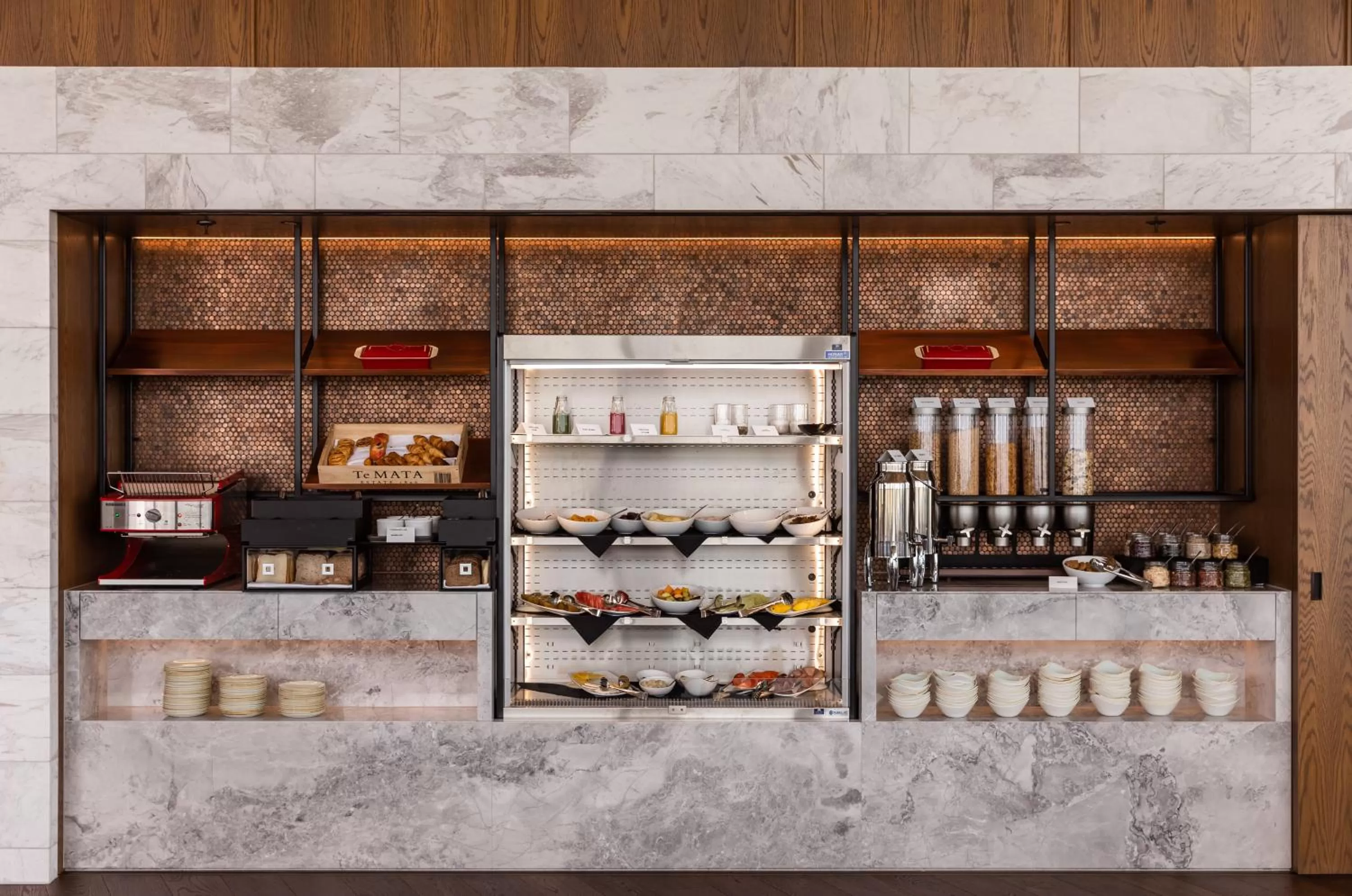 Buffet breakfast in Novotel Christchurch Airport