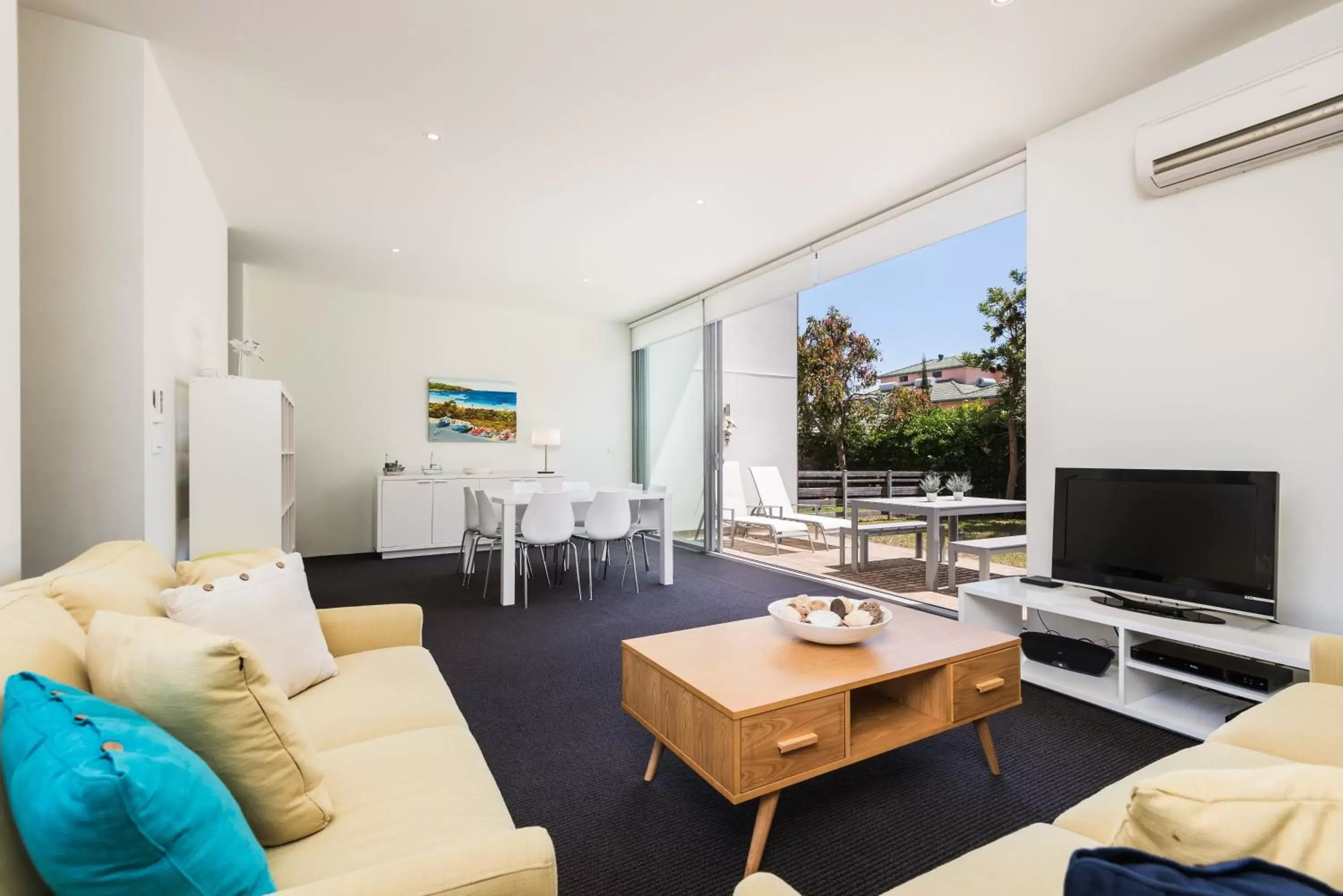 TV and multimedia, Seating Area in Coast Resort Merimbula