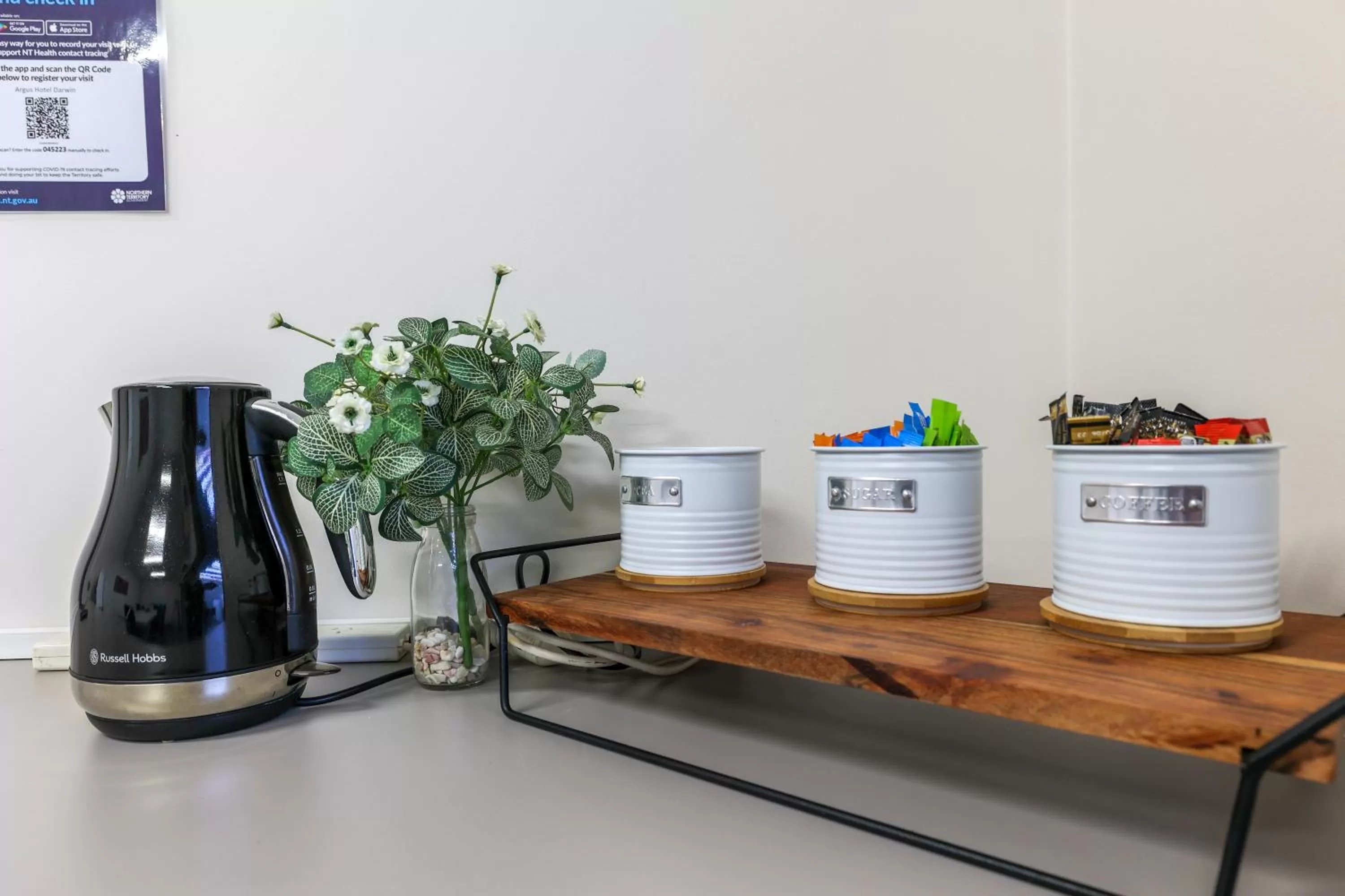 Coffee/tea facilities in Argus Hotel Darwin