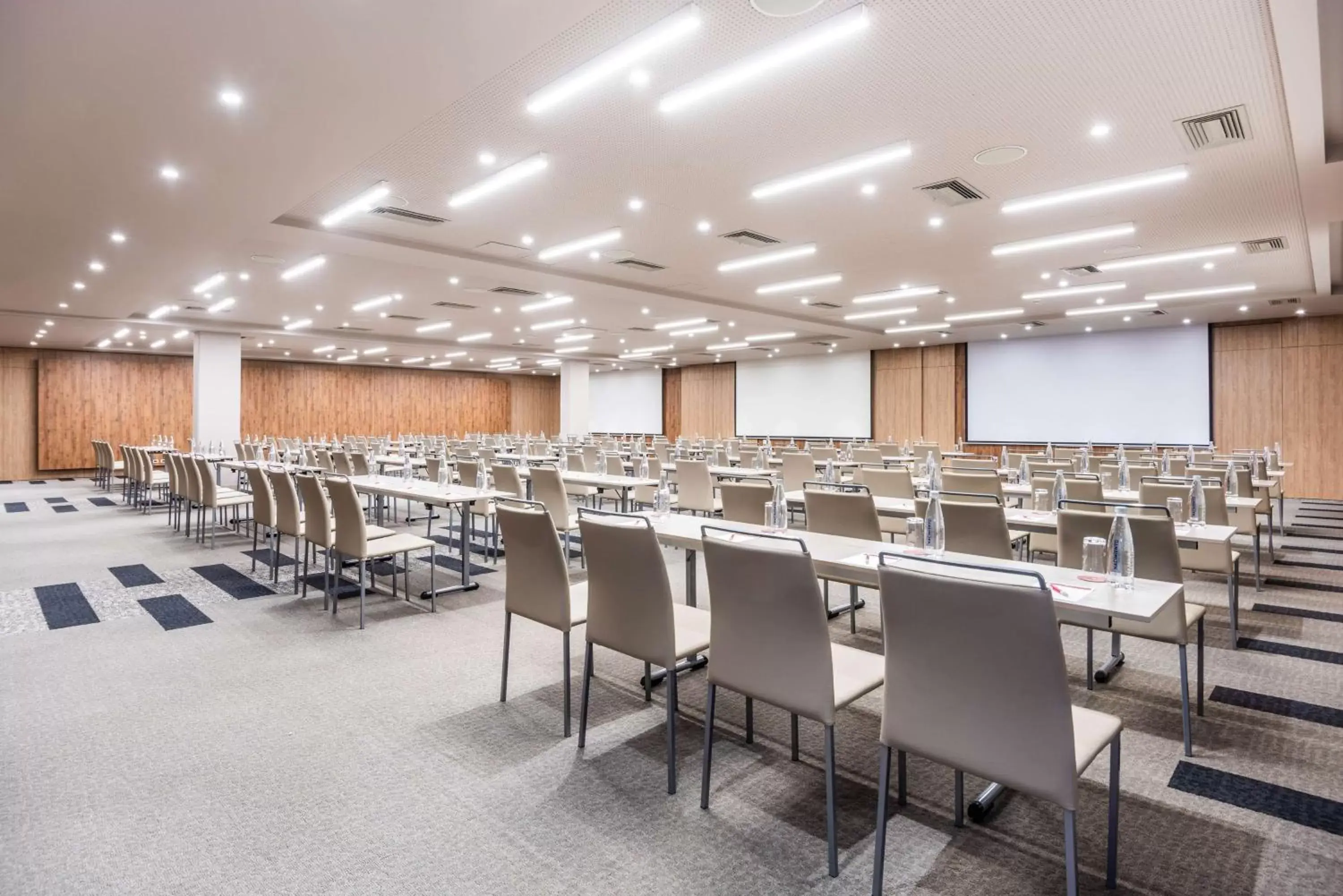 Meeting/conference room in NH Collection Bogota WTC Royal