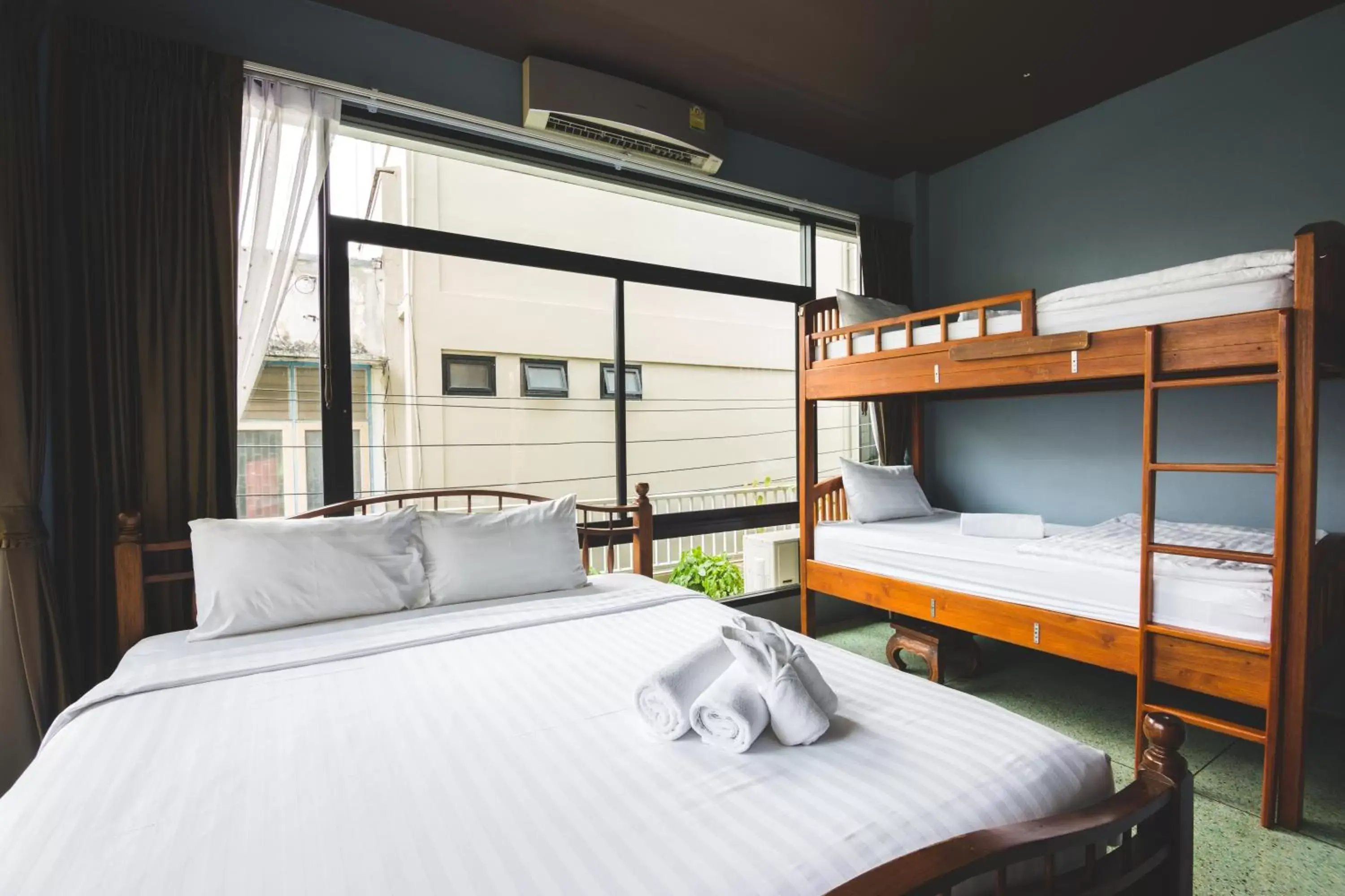 Bedroom, Bunk Bed in Feung Nakorn Balcony Rooms and Cafe