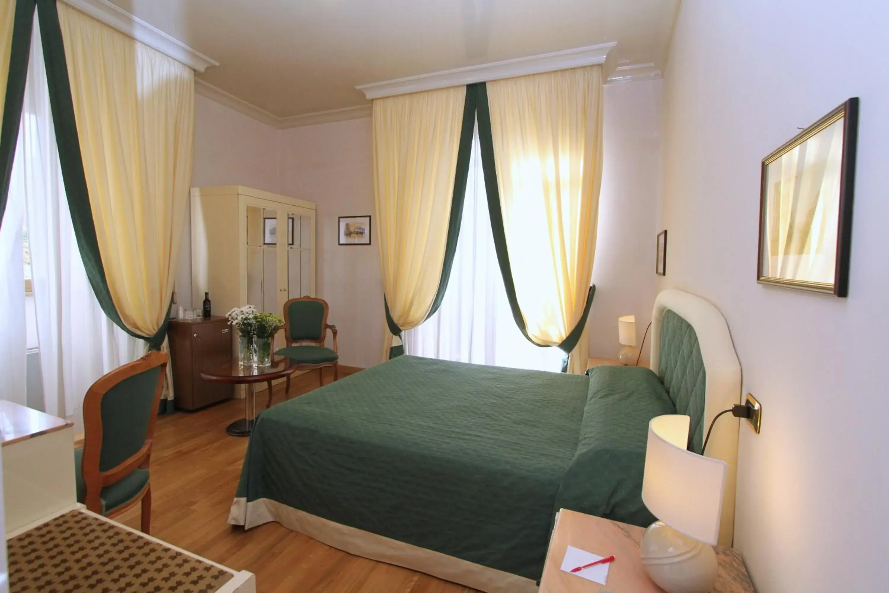 Bedroom, Bed in Hotel Cicolella