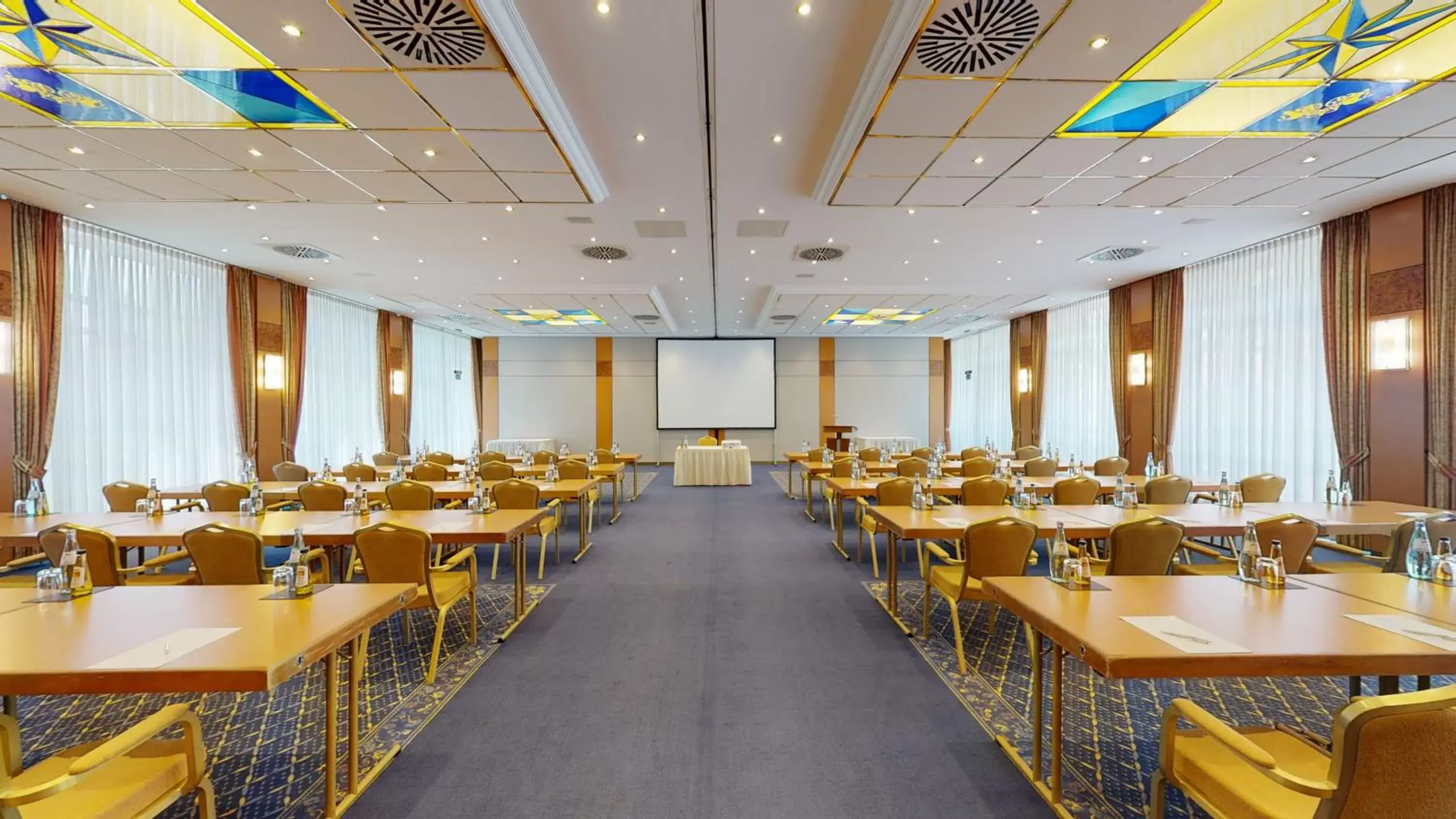 Meeting/conference room, Restaurant/Places to Eat in Hotel Oranien Wiesbaden