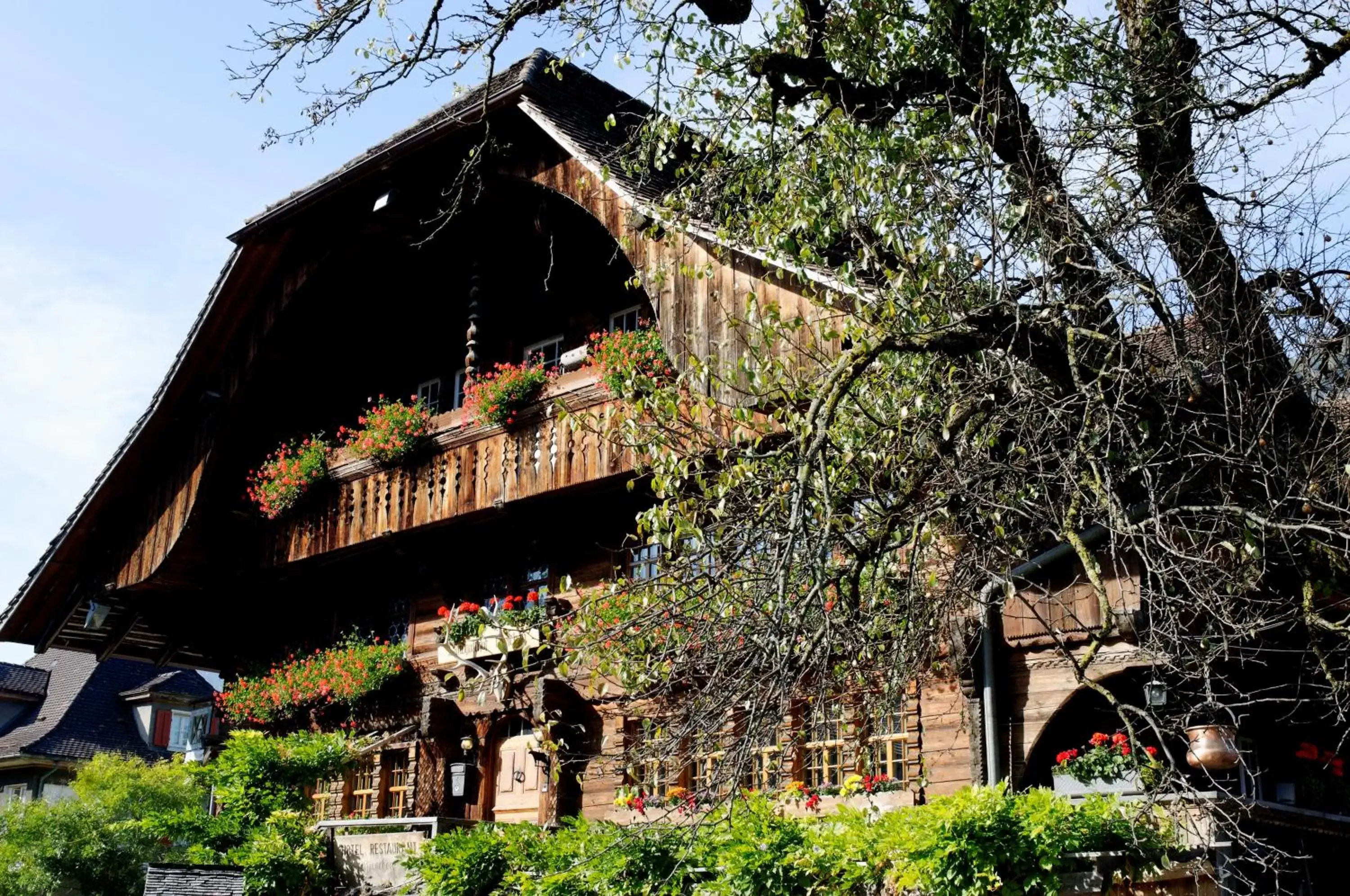 Facade/entrance, Property Building in Hotel Restaurant Hirschen