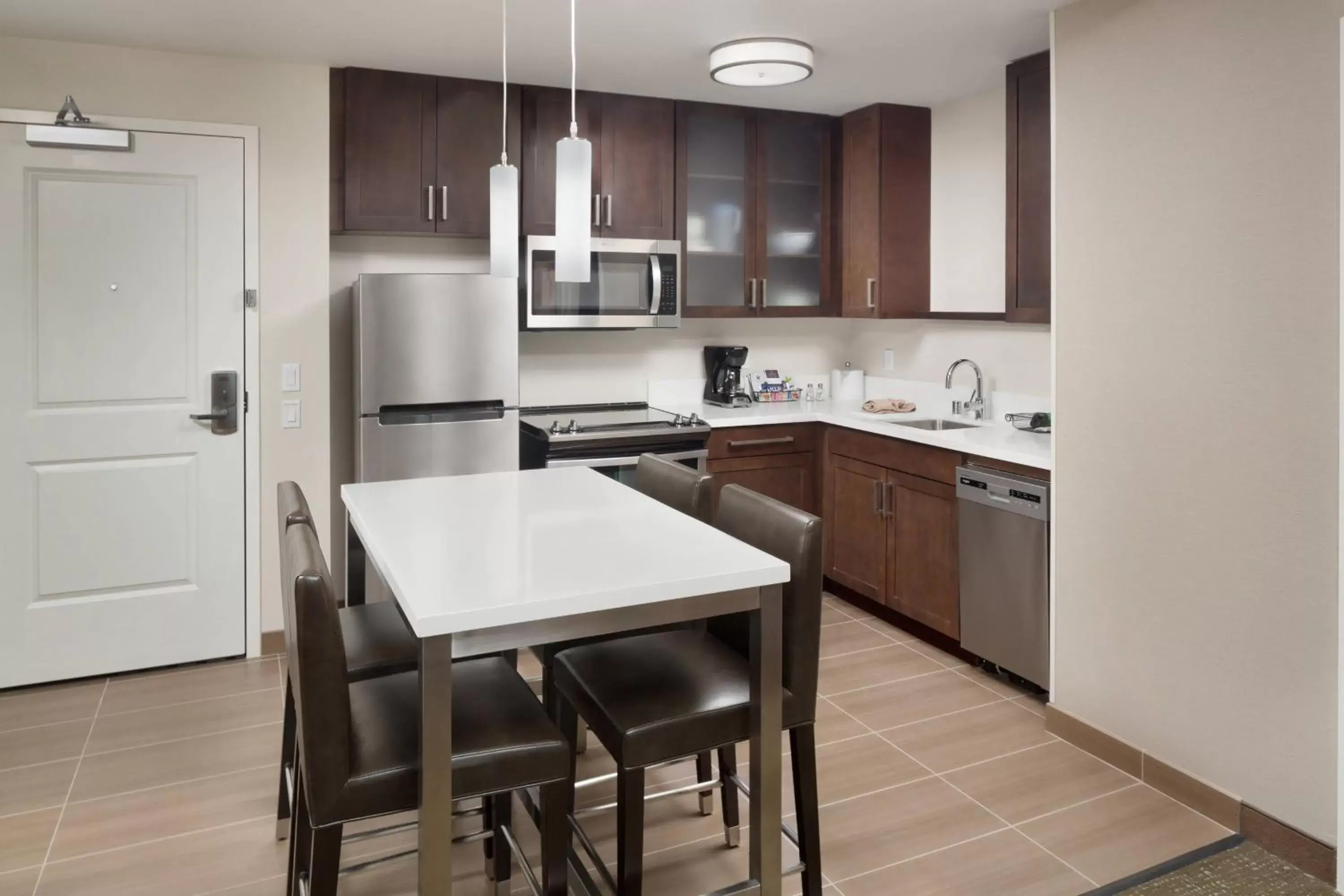 Kitchen or kitchenette, Kitchen/Kitchenette in Residence Inn by Marriott Ontario Rancho Cucamonga