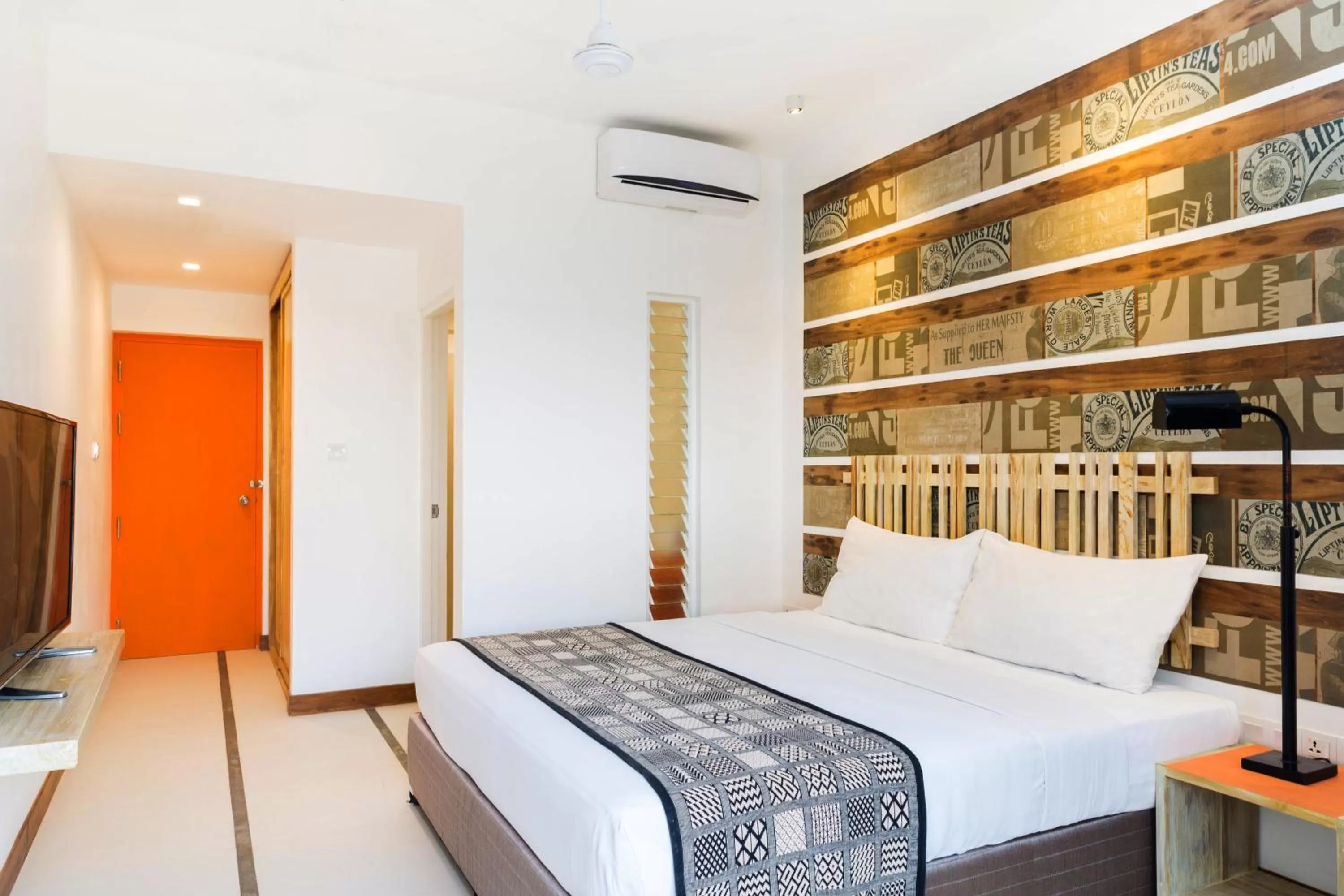 Bedroom, Bed in Hotel J, Unawatuna