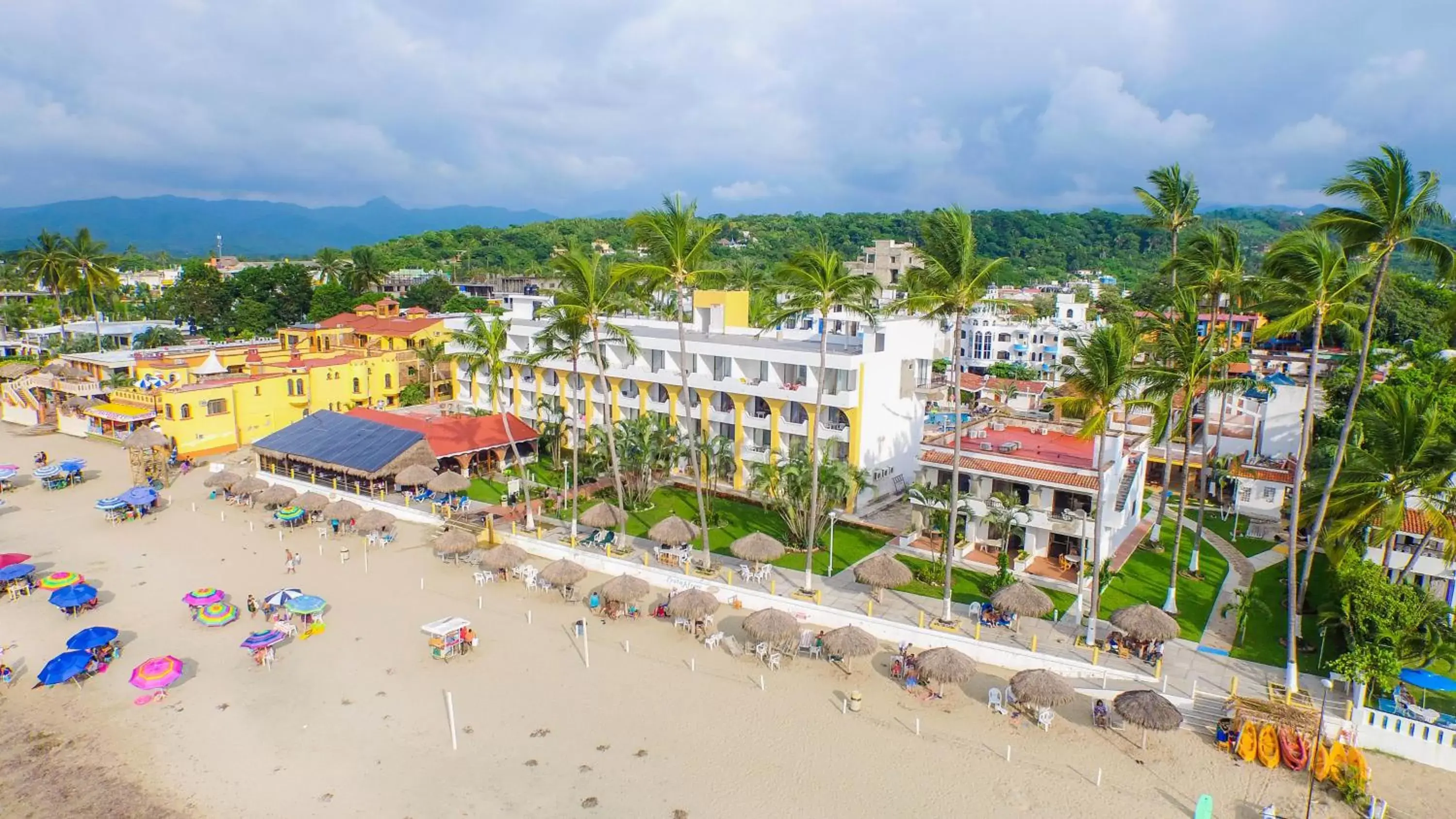 Property building, Bird's-eye View in Costa Alegre Hotel & Suites