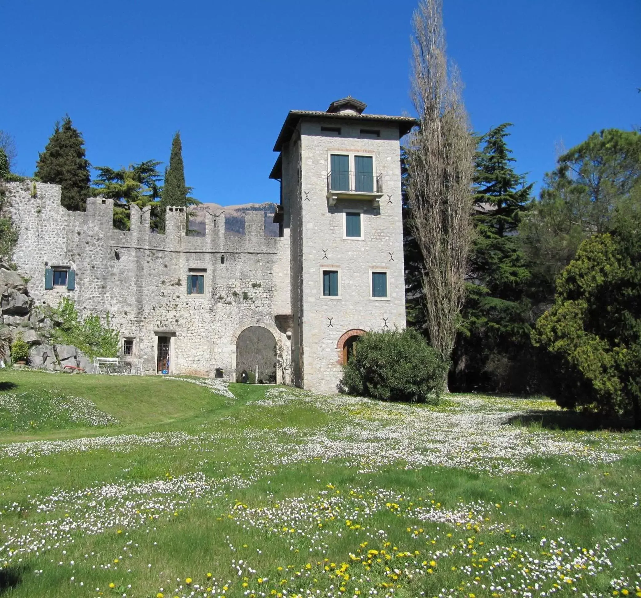 Bird's eye view, Property Building in Castrum di Serravalle