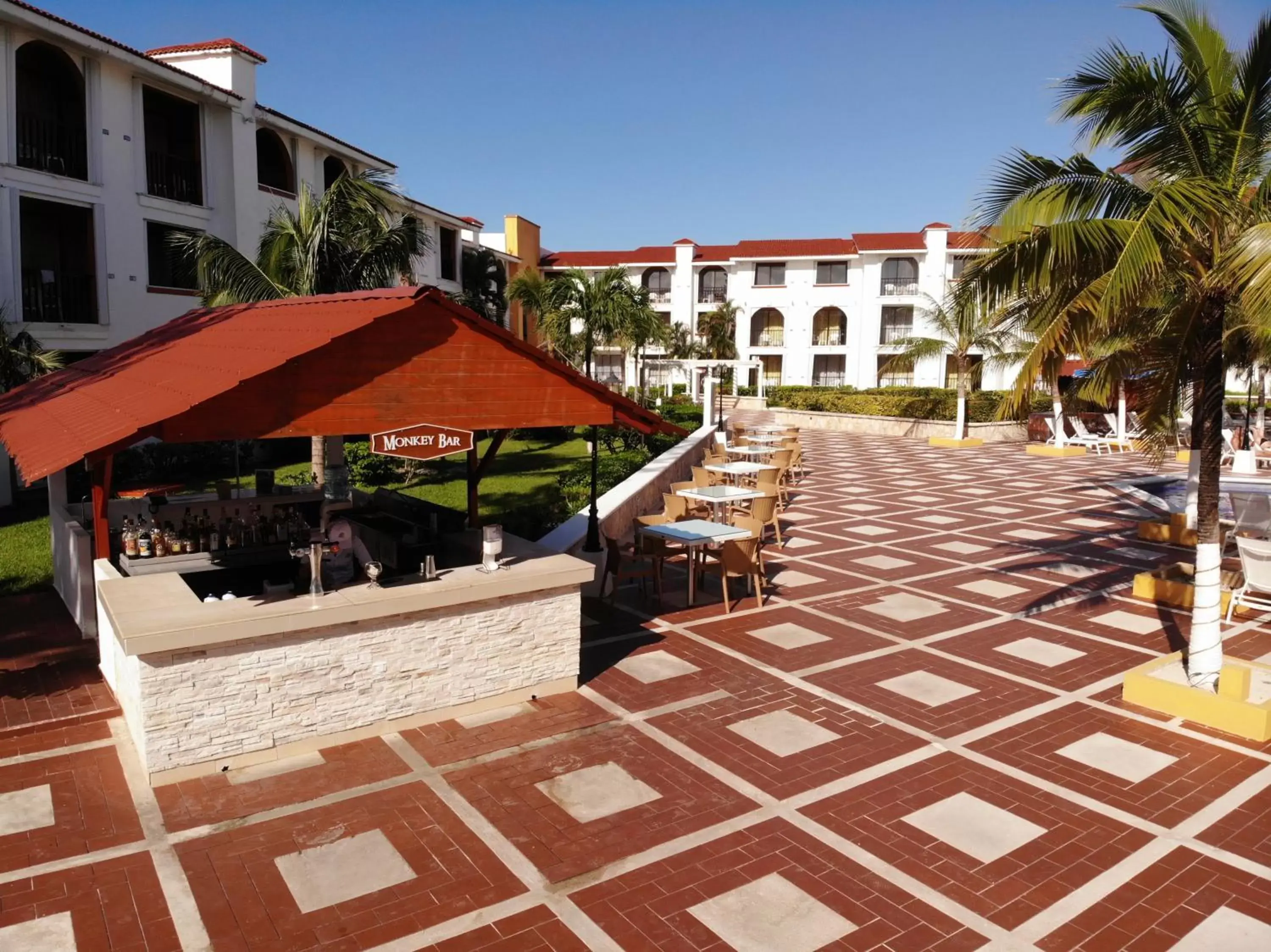 Lounge or bar in Cozumel Hotel & Resort Trademark Collection by Wyndham