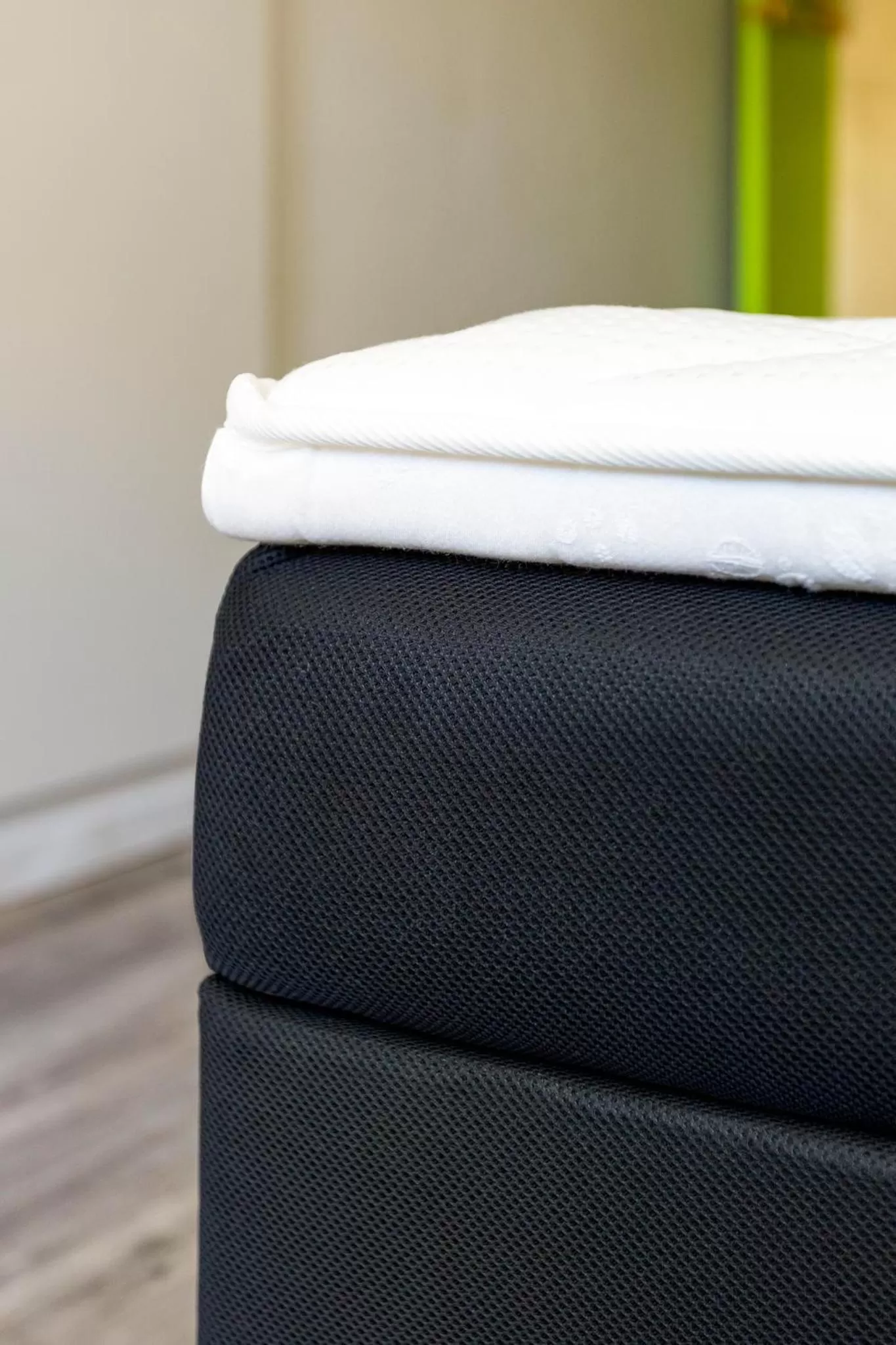 Decorative detail in greet hôtel Angoulême