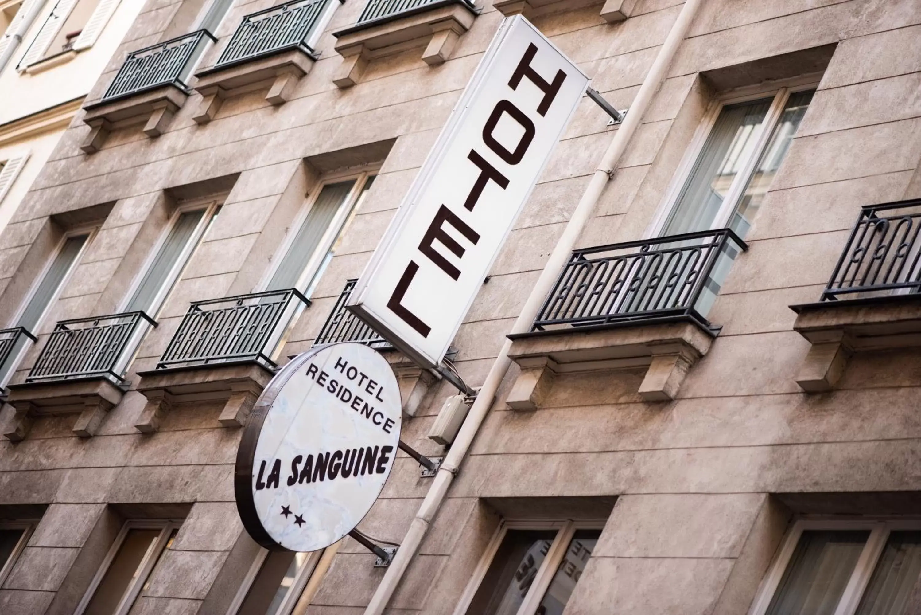 Property building, Property Logo/Sign in Hôtel La Sanguine