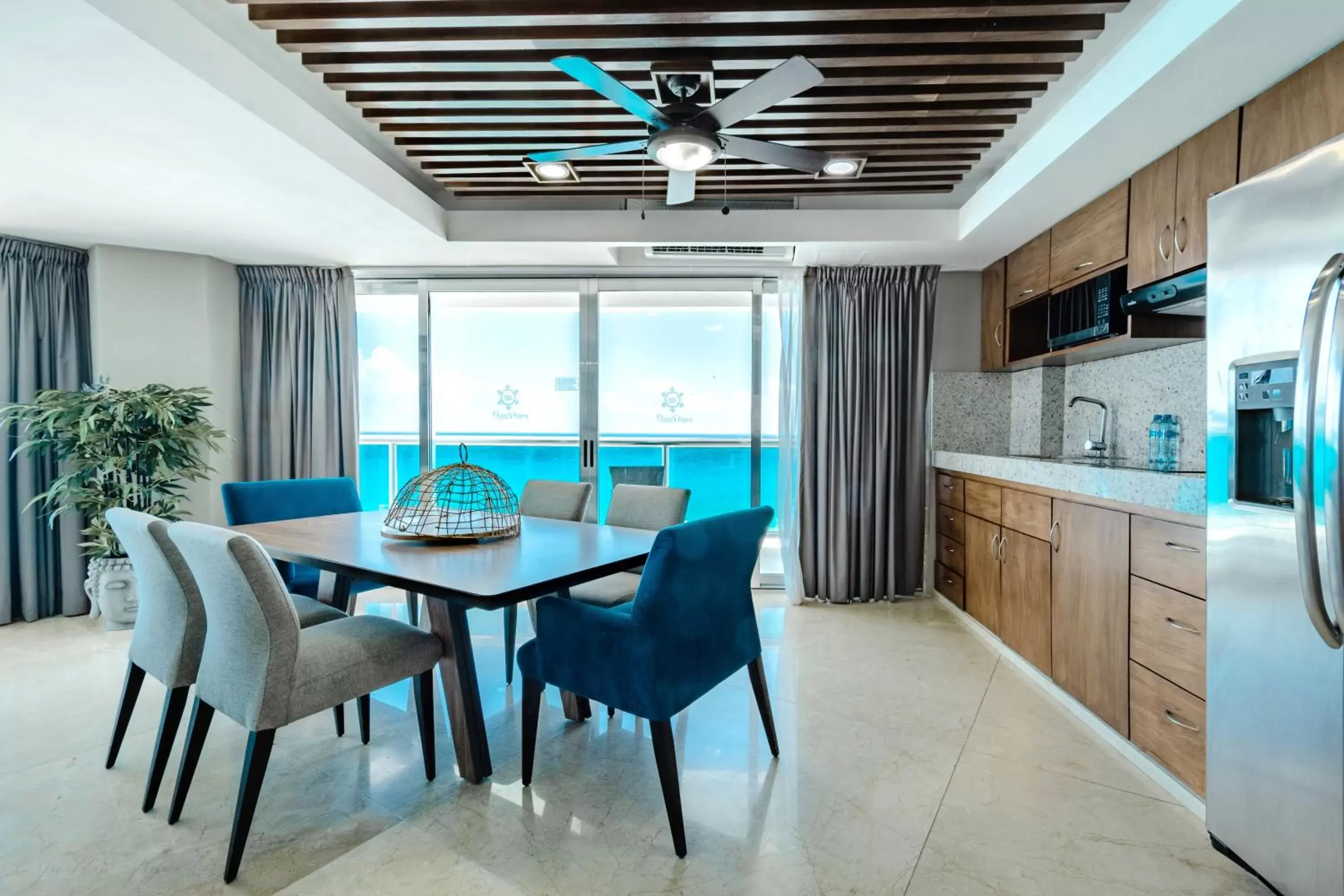 Kitchen or kitchenette in Ocean Dream Cancun by GuruHotel