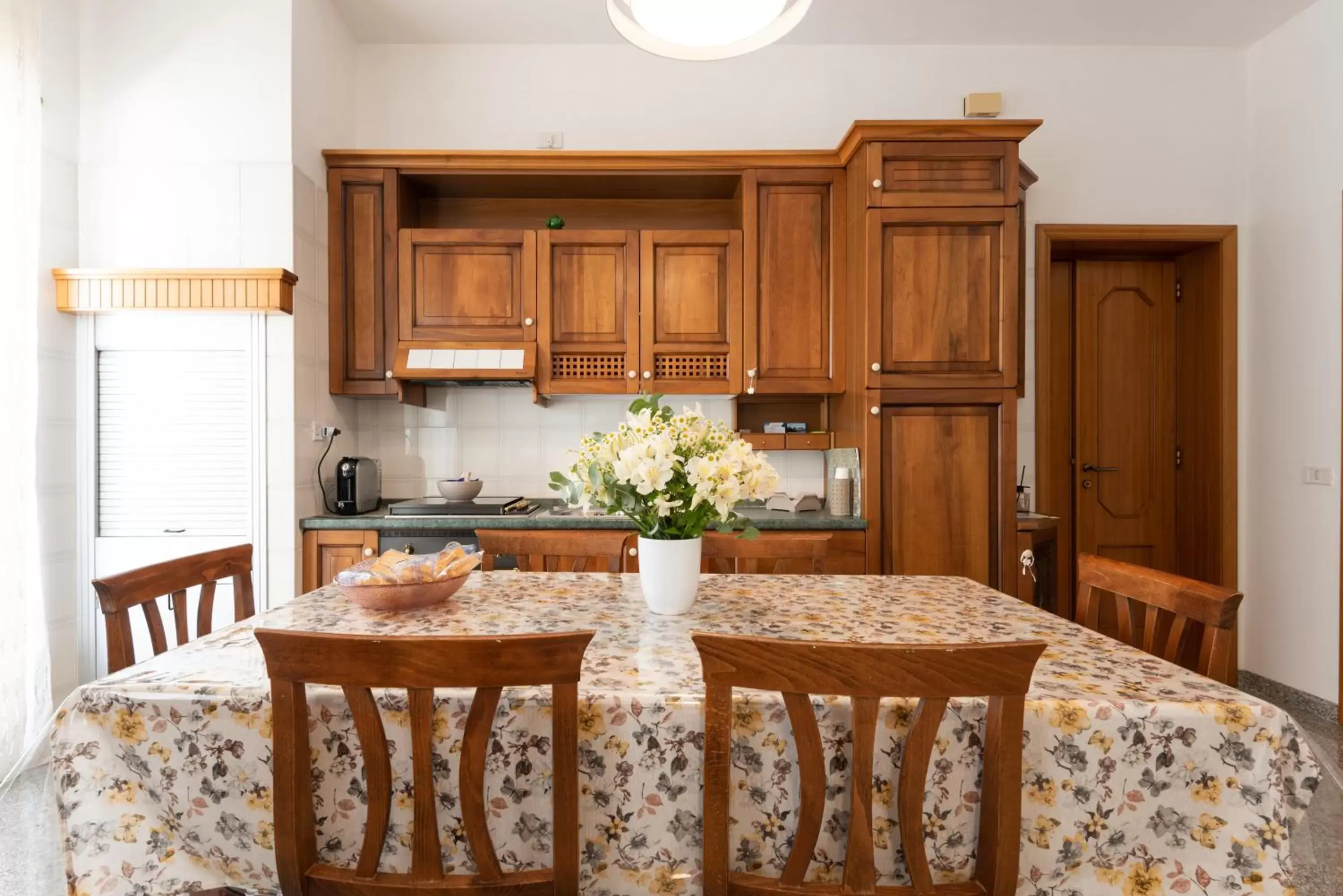 Living room, Dining Area in Quattro Perle