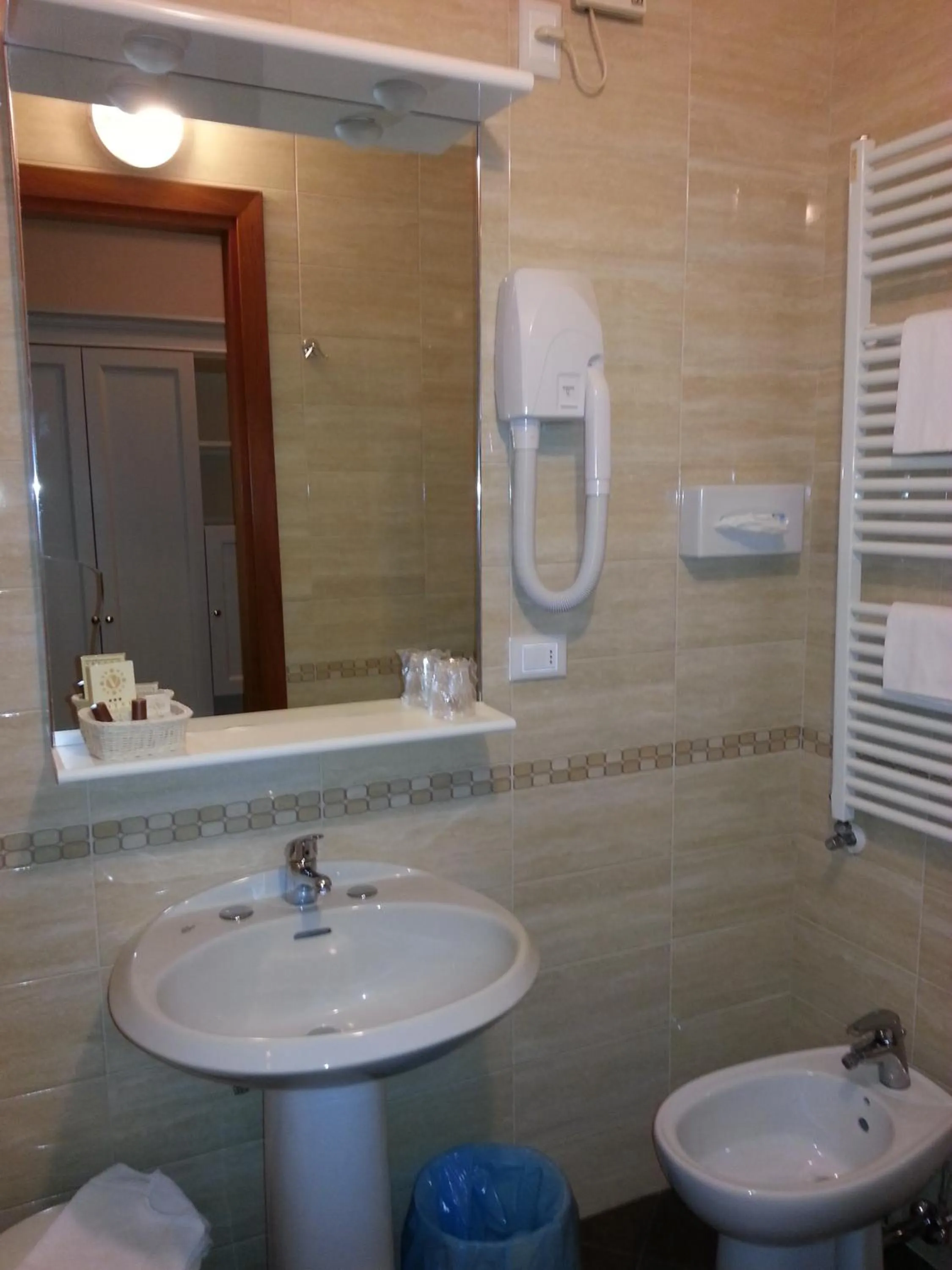 Bathroom in Hotel Vivit ***S