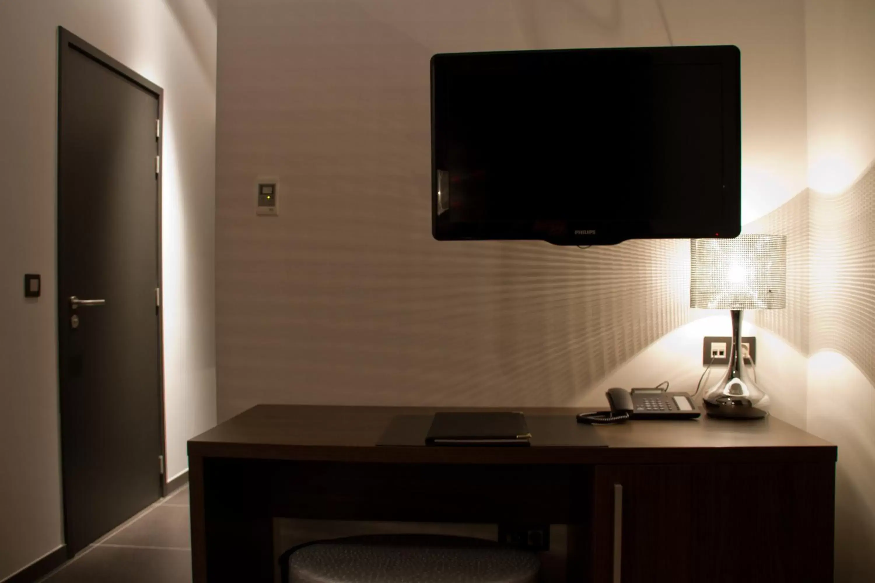 TV and multimedia, TV/Entertainment Center in Hotel De Boskar Peer