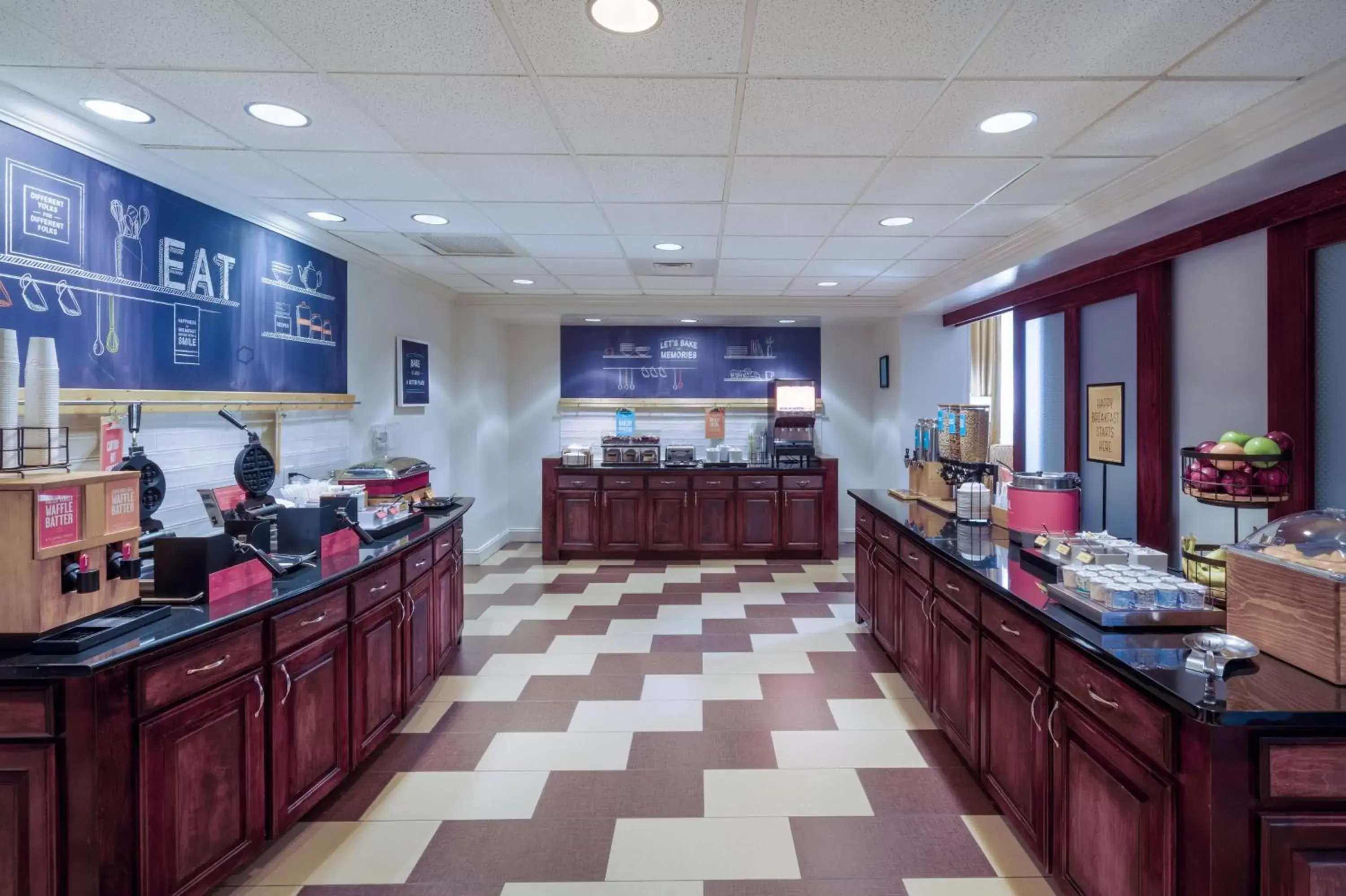 Breakfast, Restaurant/Places to Eat in Hampton Inn & Suites Opelika-I-85 Auburn Area