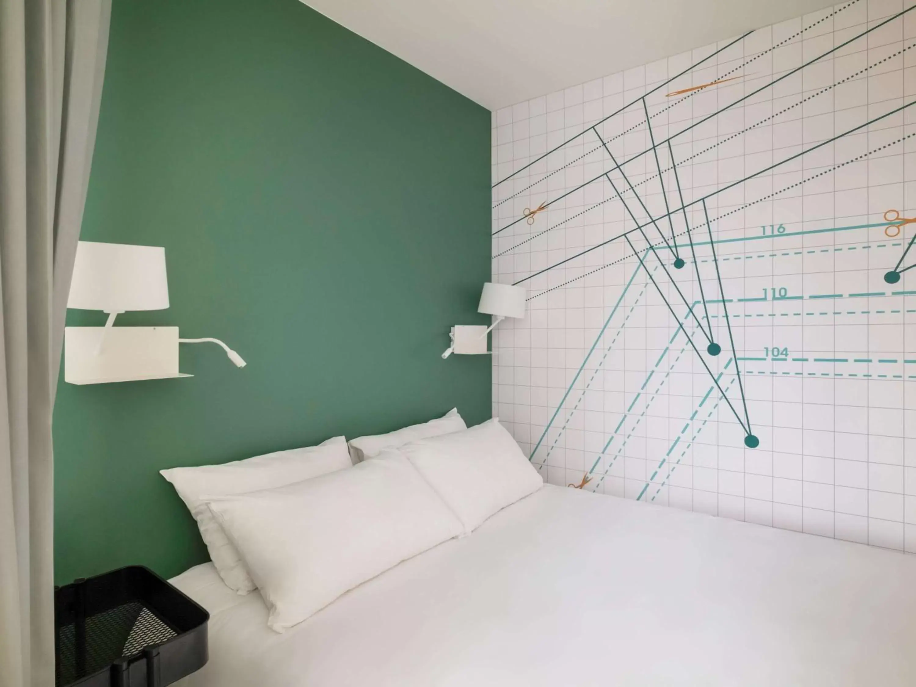 Bedroom, Bed in ibis Styles Asnieres Centre