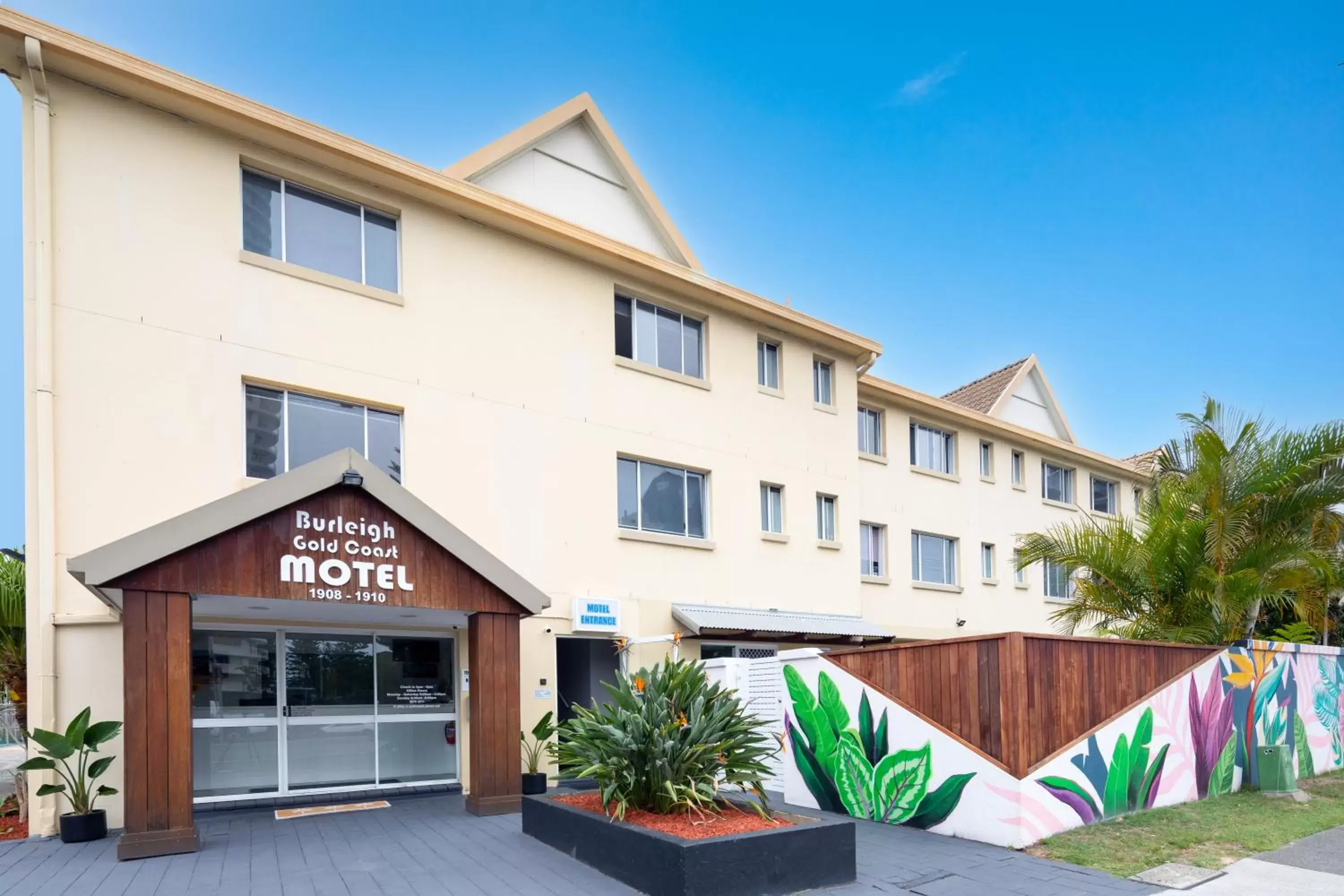 Property Building in Burleigh Gold Coast Motel