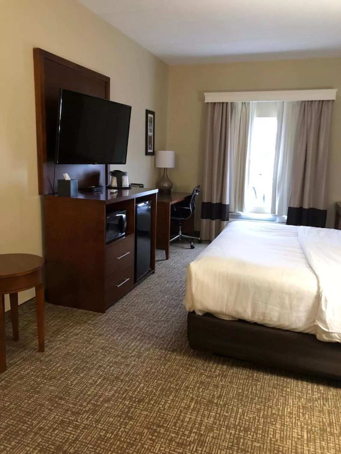 Bedroom, Bed in Wingate by Wyndham Grove City