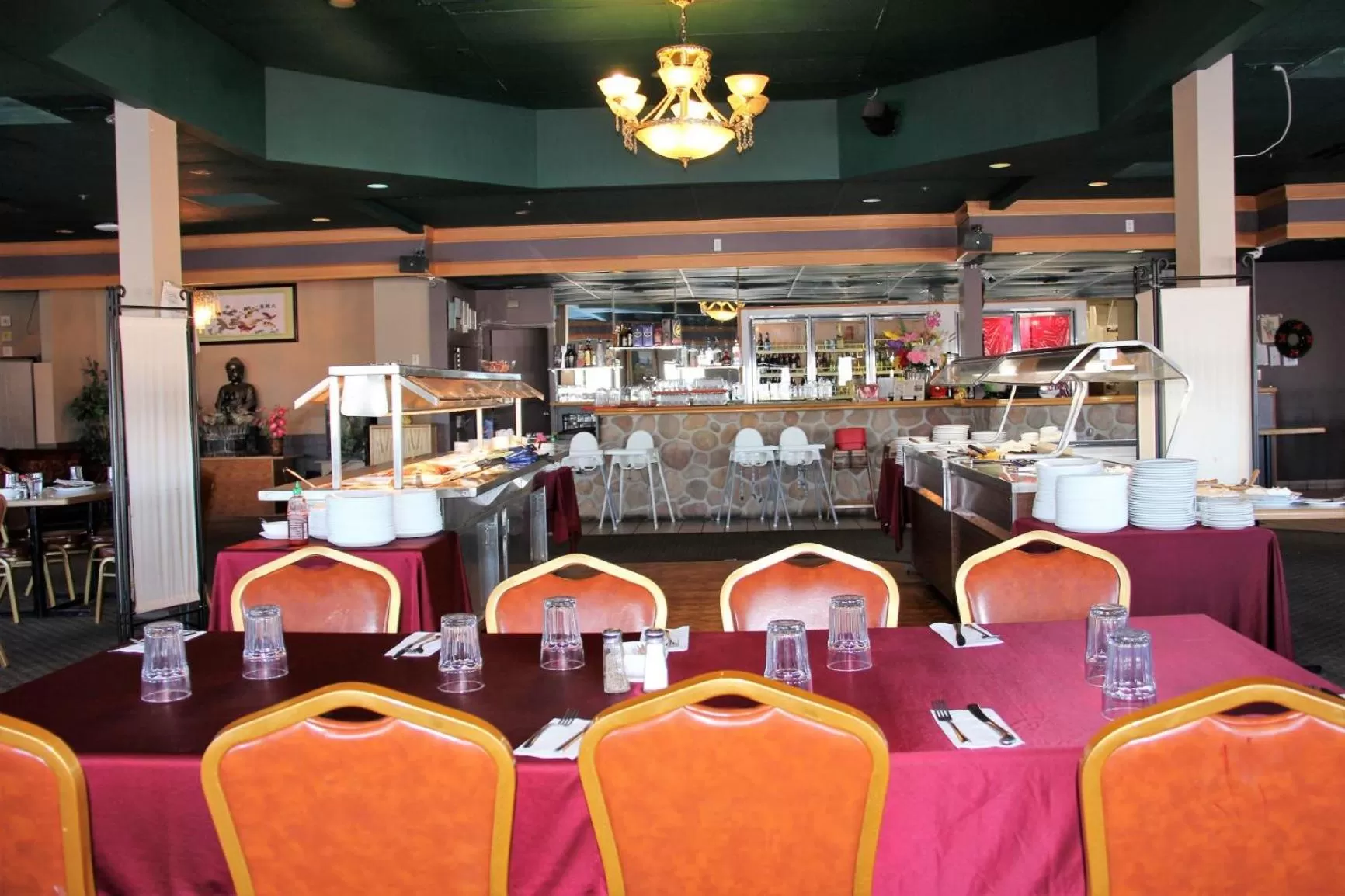 Restaurant/places to eat in Travelodge by Wyndham Lacombe