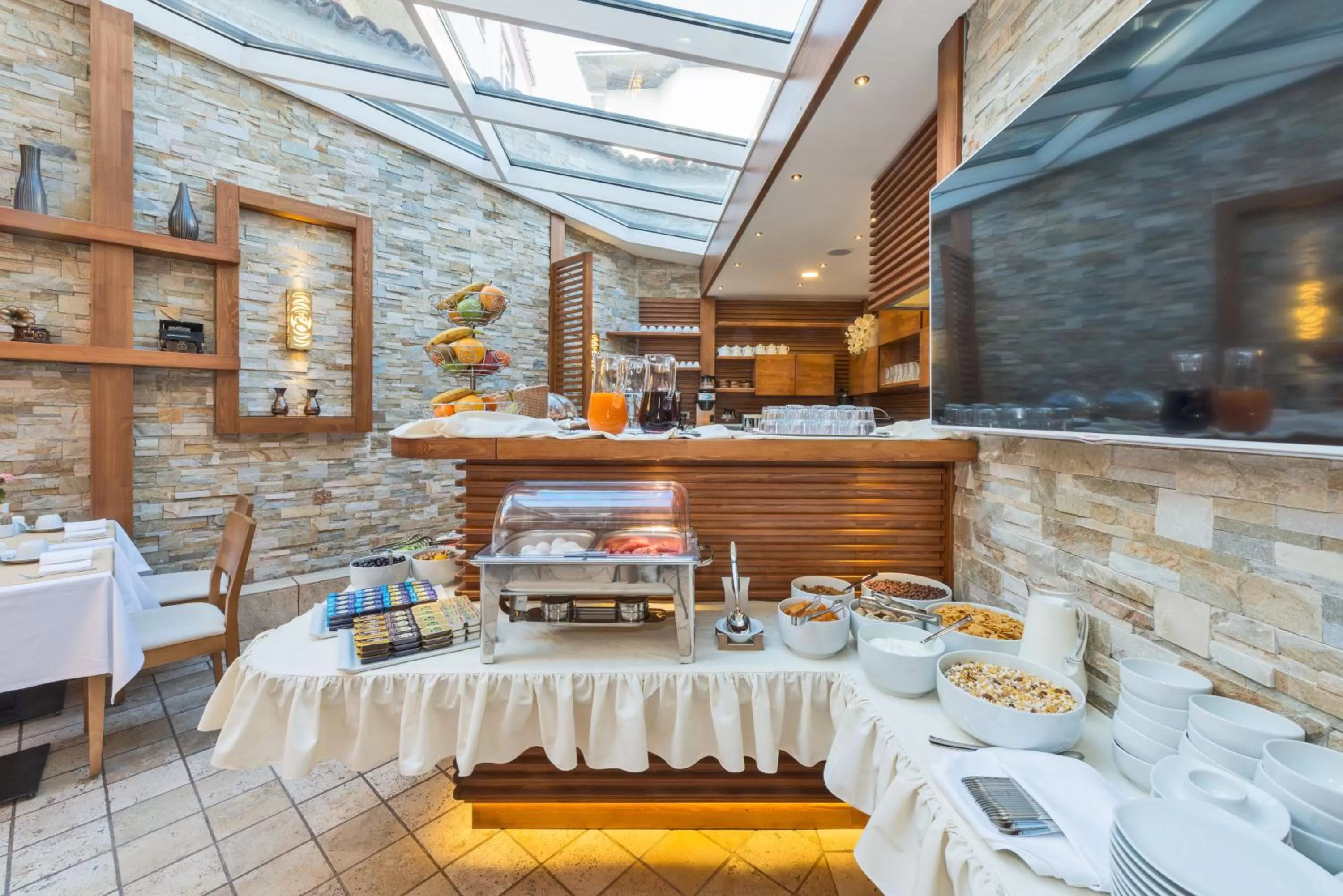 Restaurant/places to eat in The Million Stone Hotel - Special Category