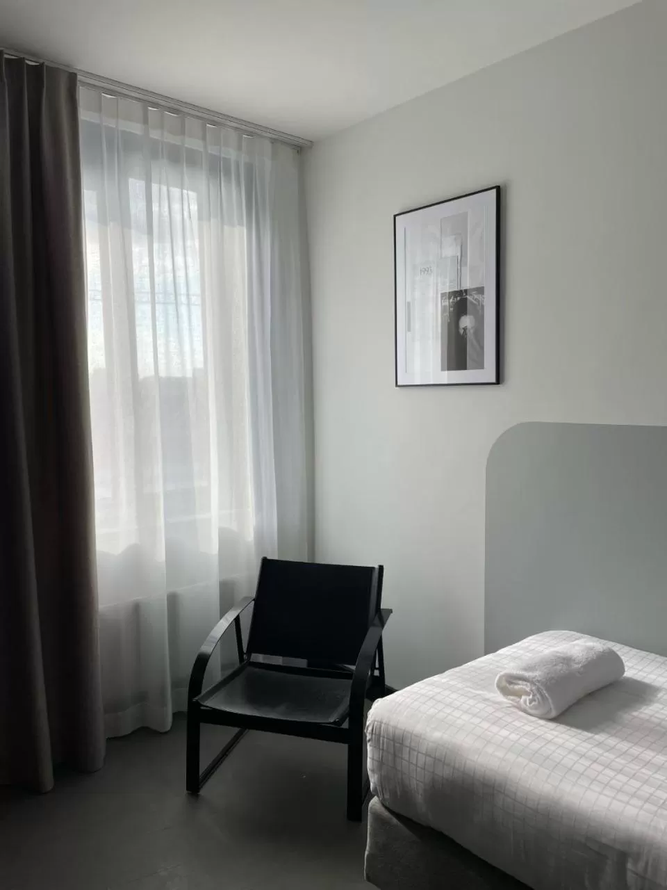 Bedroom, Bed in Hotel National Antwerp