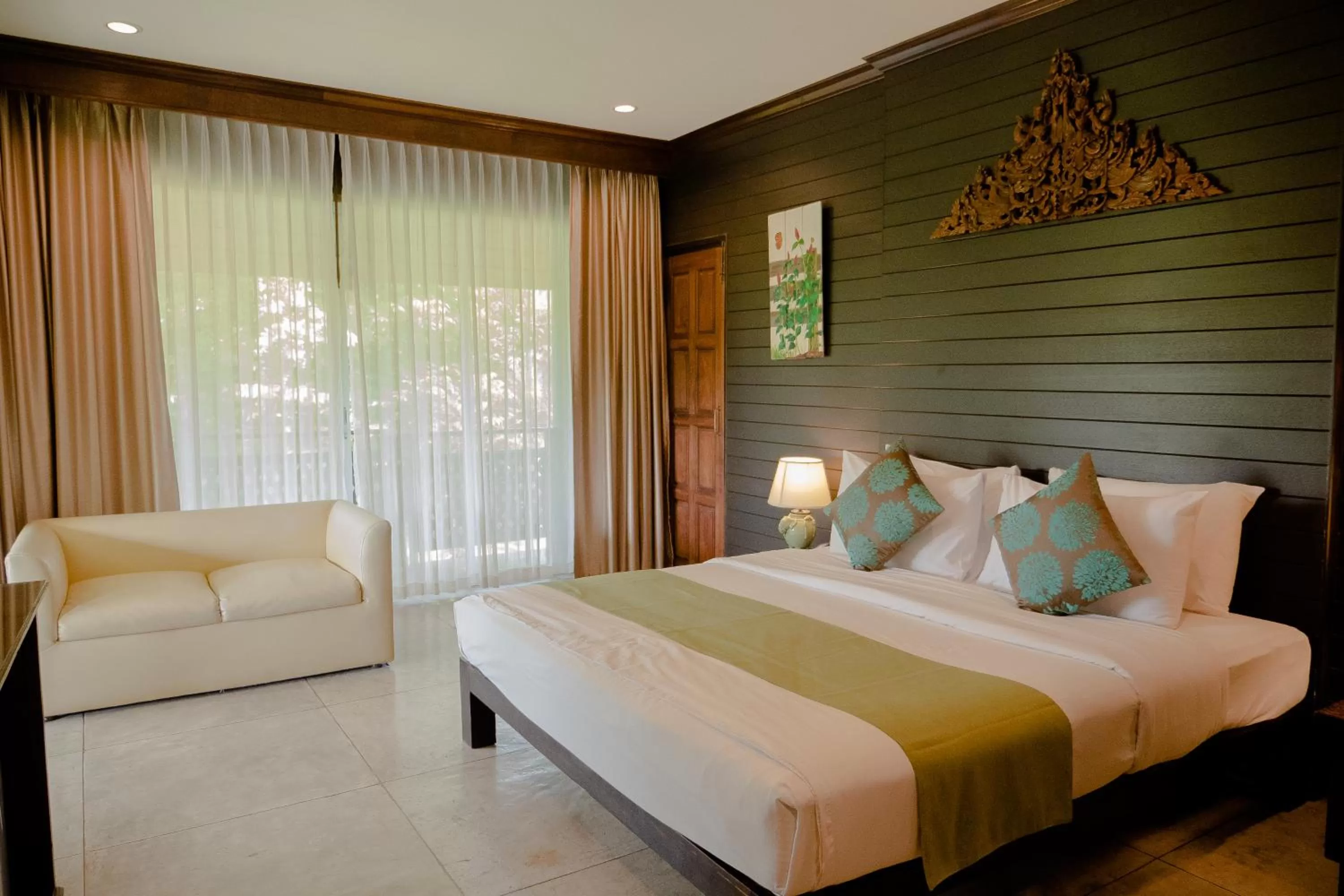 Bedroom, Bed in Royal River Kwai Resort and Spa